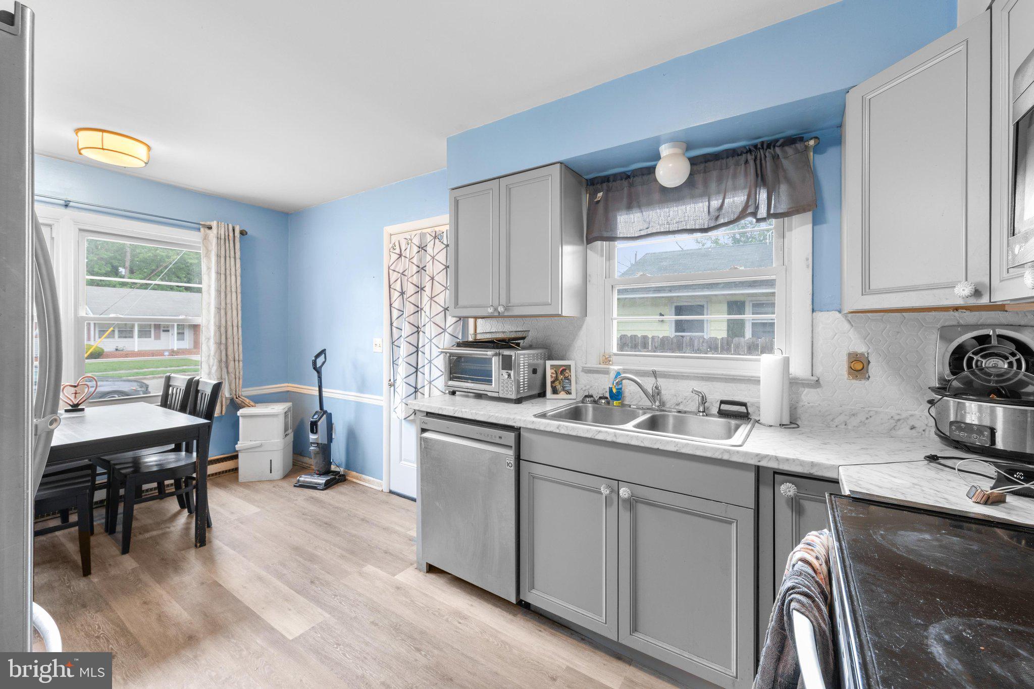 LINCOLN VILLAGE - Residential