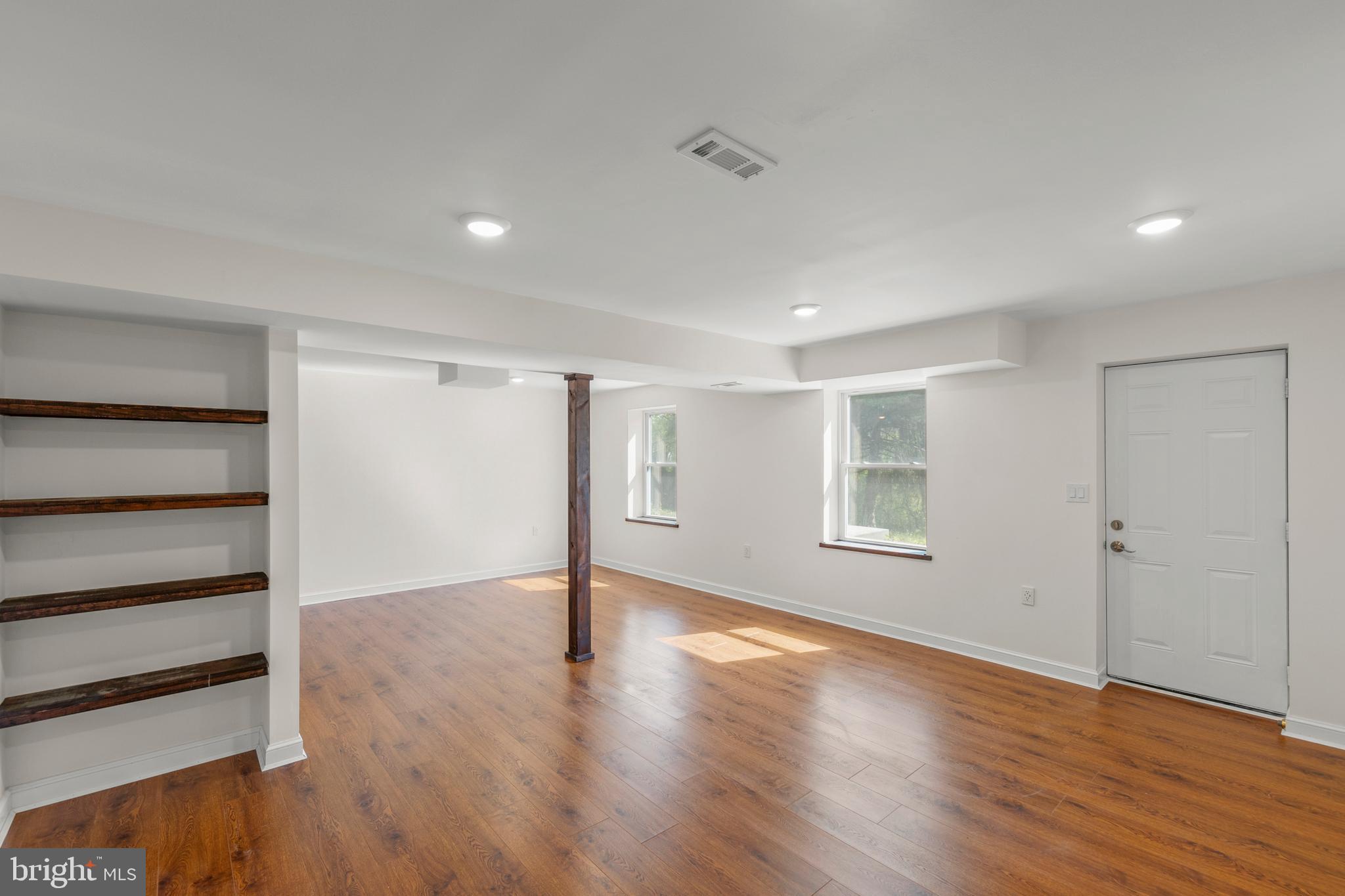 SPRING HOLLOW ESTATES - Residential