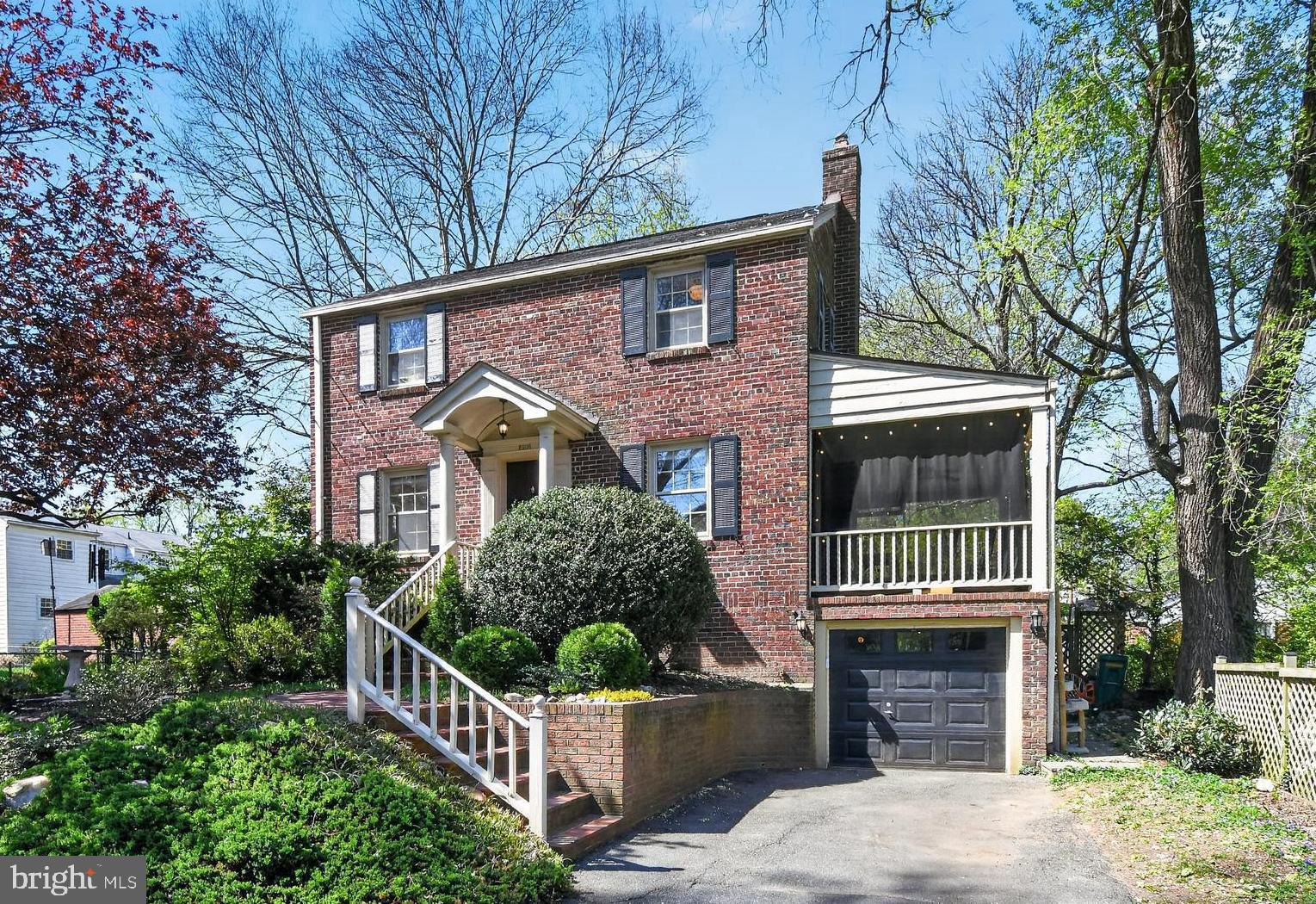 WOODSIDE - Residential