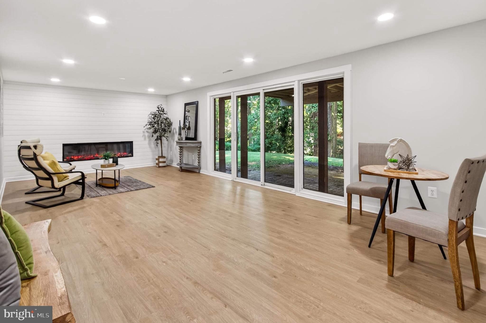 SLEEPY HOLLOW WOODS - Residential