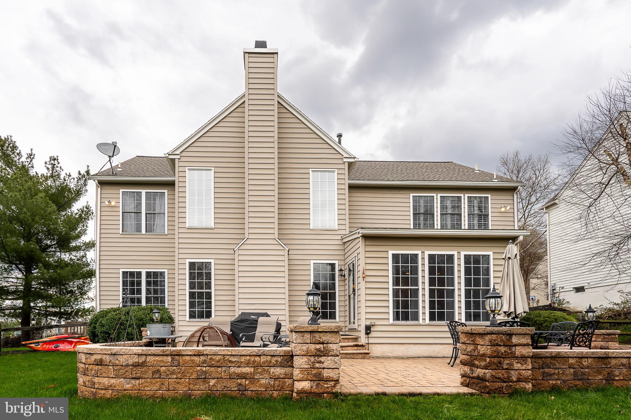 EAGLE HUNT - Residential Lease