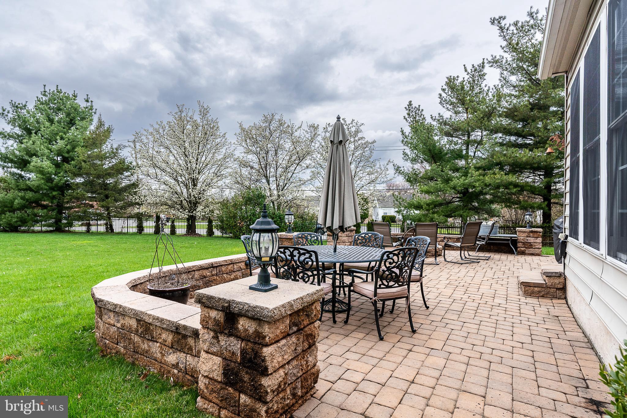 EAGLE HUNT - Residential Lease