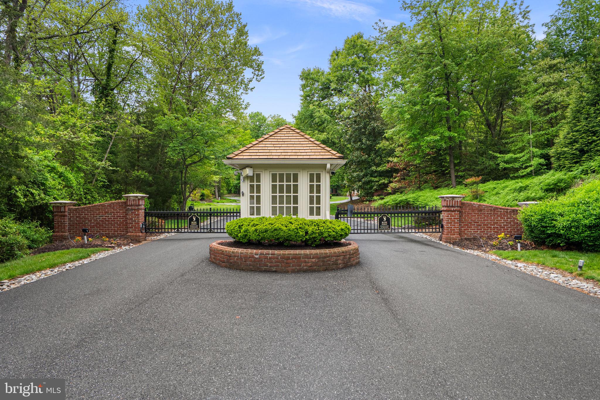 BLUFF POINT ON SEVERN - Residential
