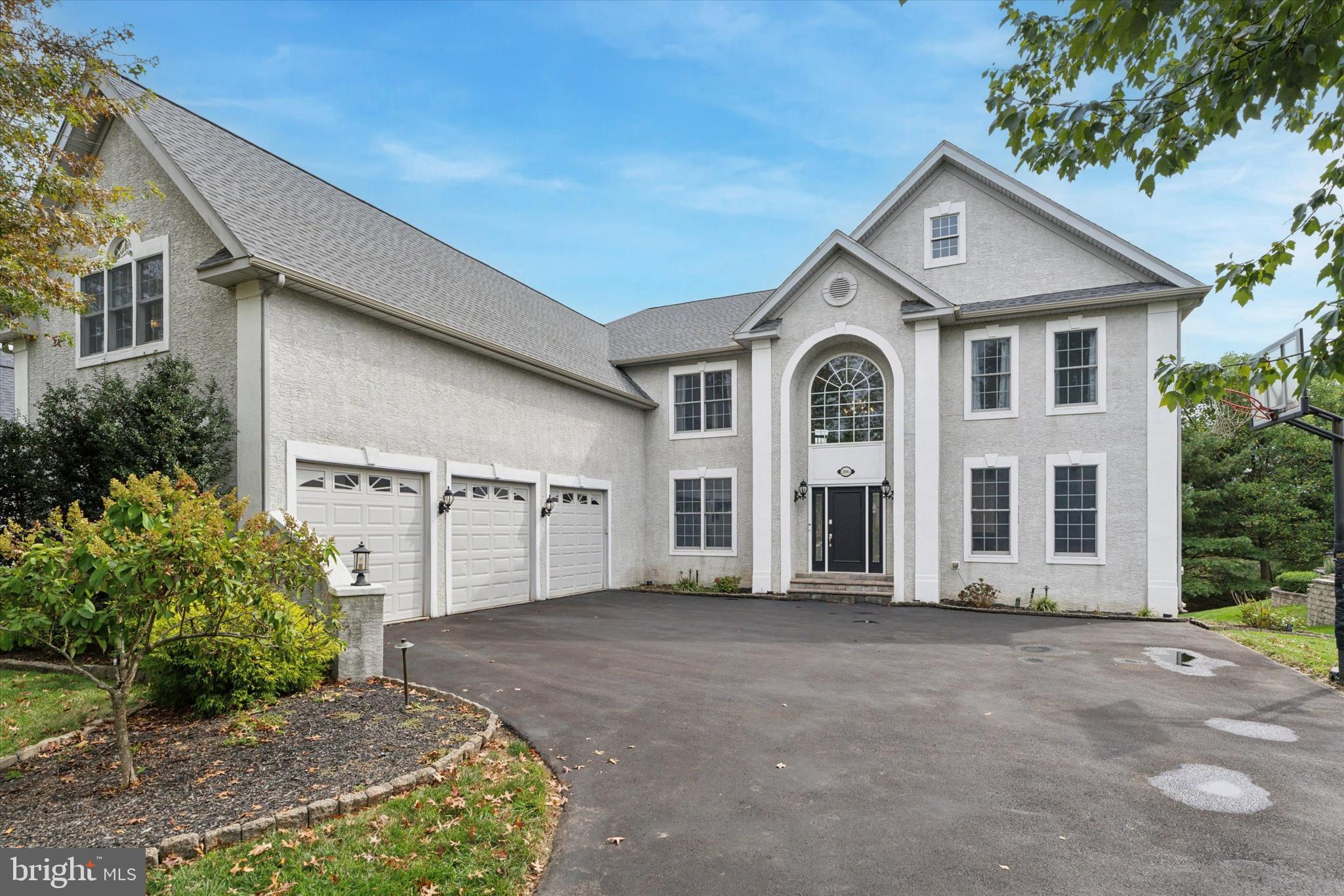 RIVERCREST - Residential