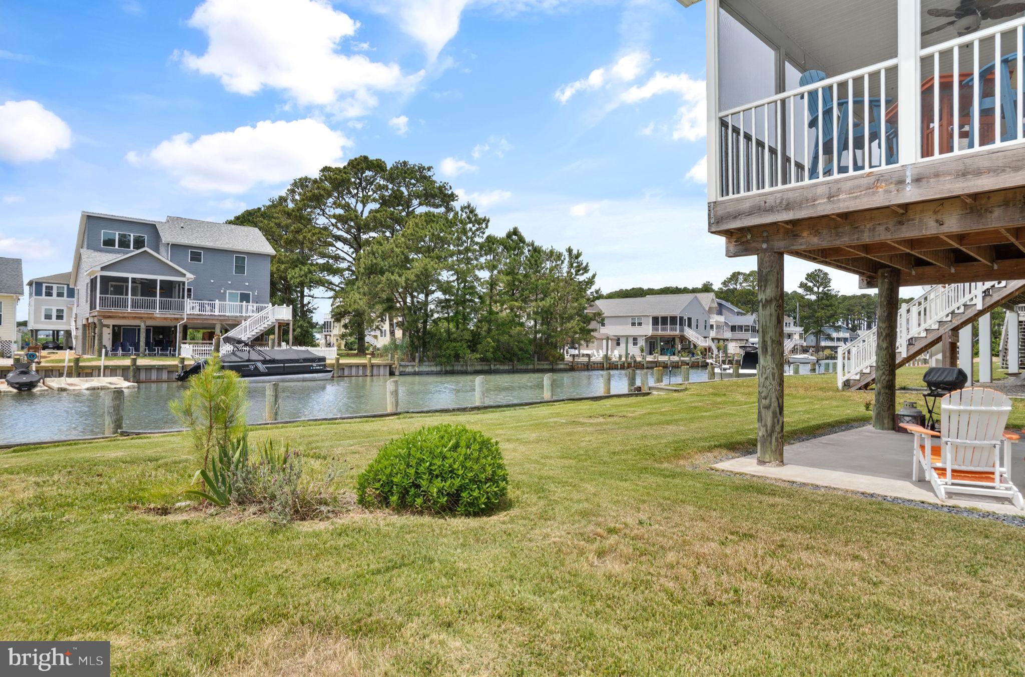 CAPTAIN'S COVE - Residential