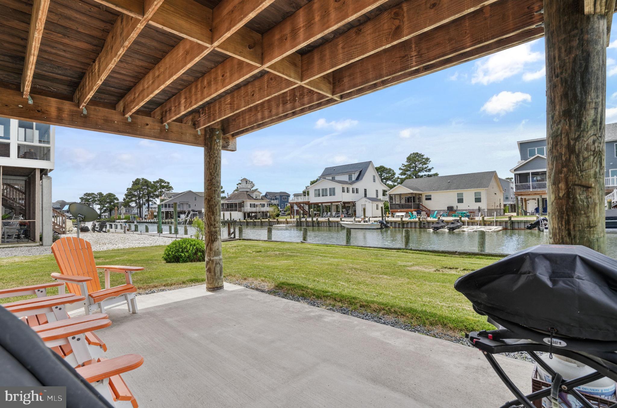 CAPTAIN'S COVE - Residential