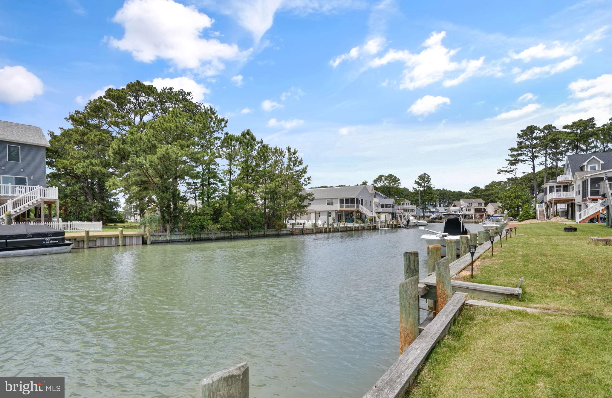 CAPTAIN'S COVE - Residential