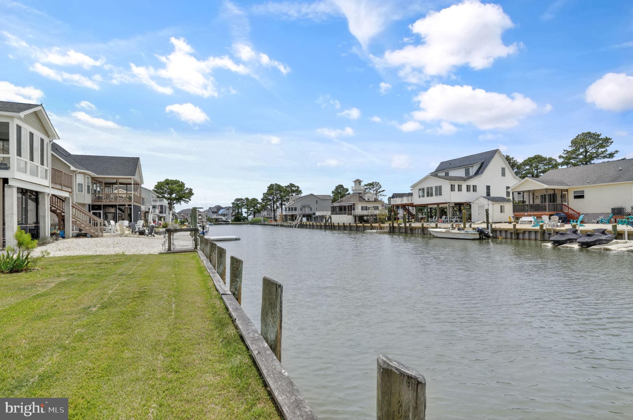 CAPTAIN'S COVE - Residential
