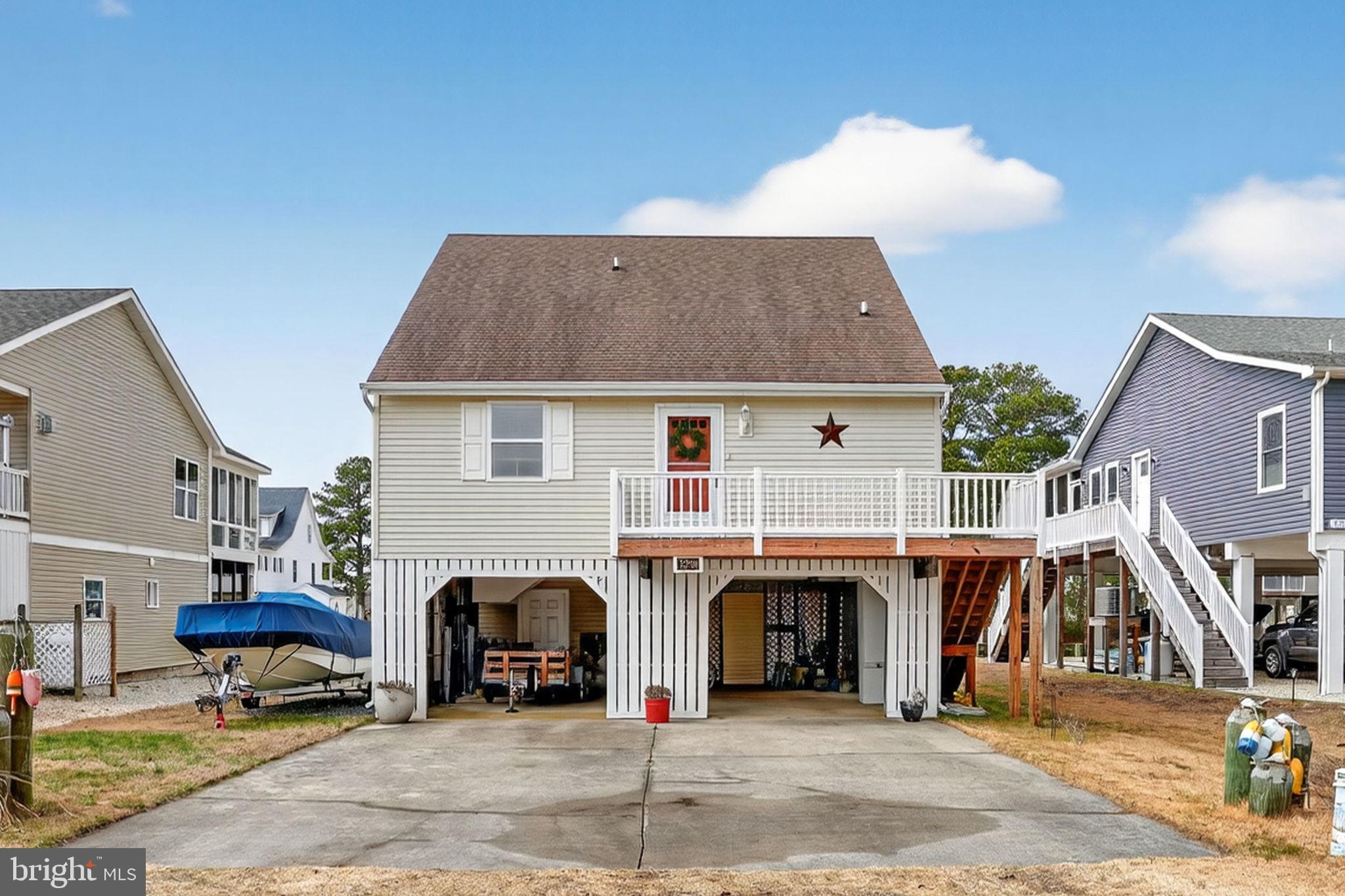 CAPTAIN'S COVE - Residential