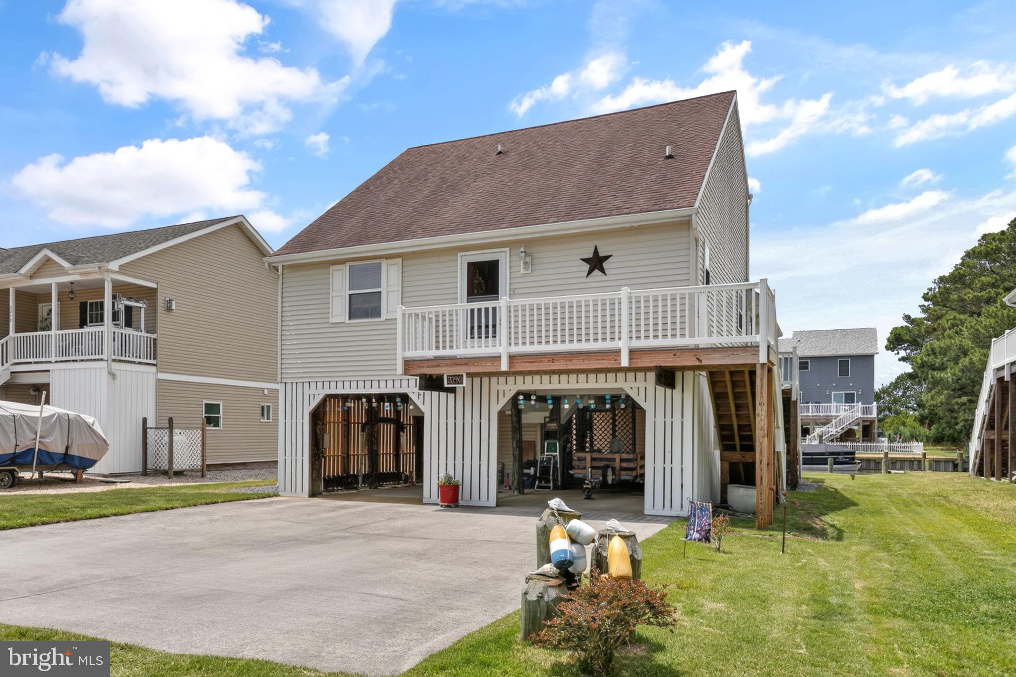 CAPTAIN'S COVE - Residential