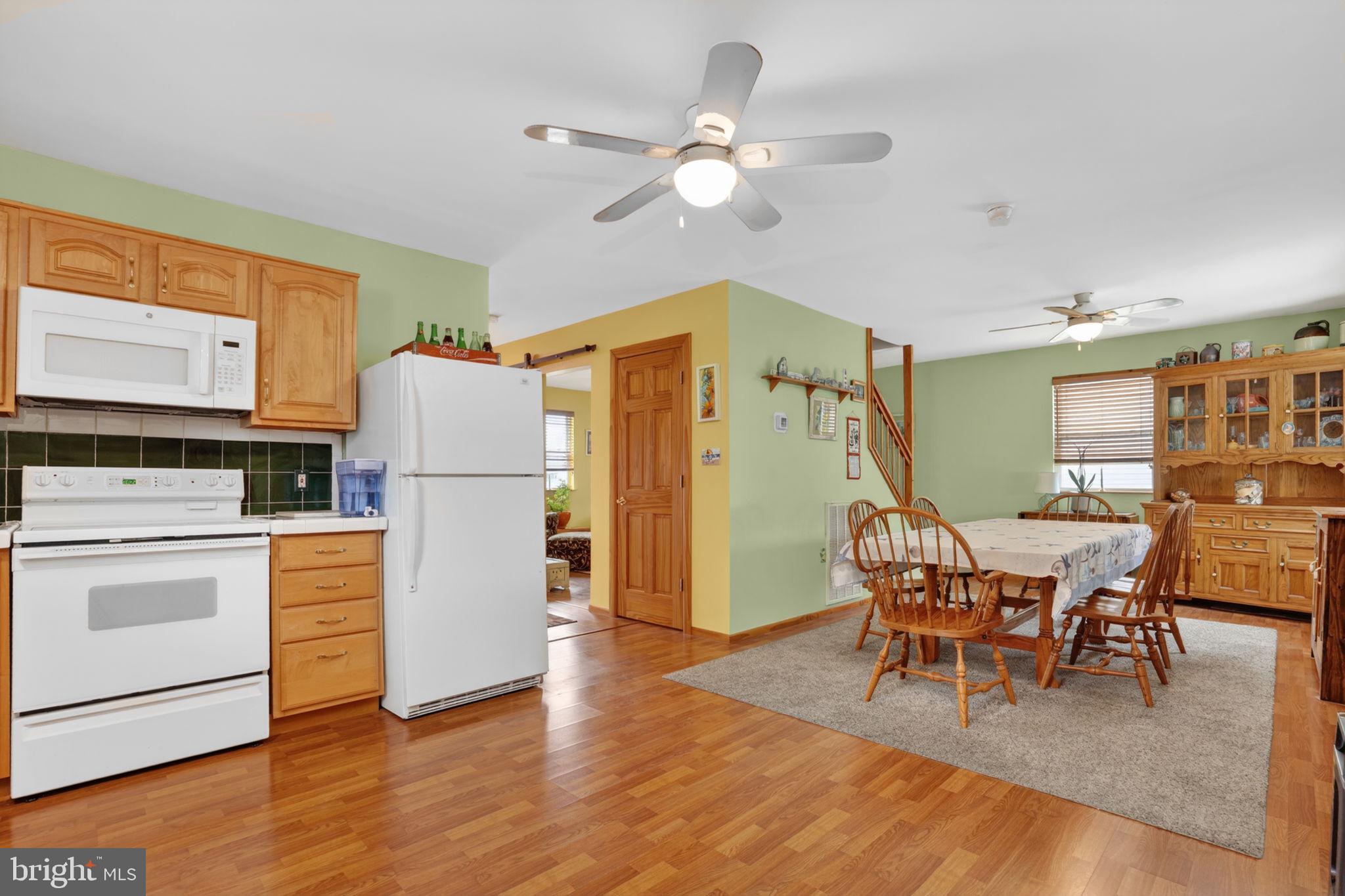 CAPTAIN'S COVE - Residential