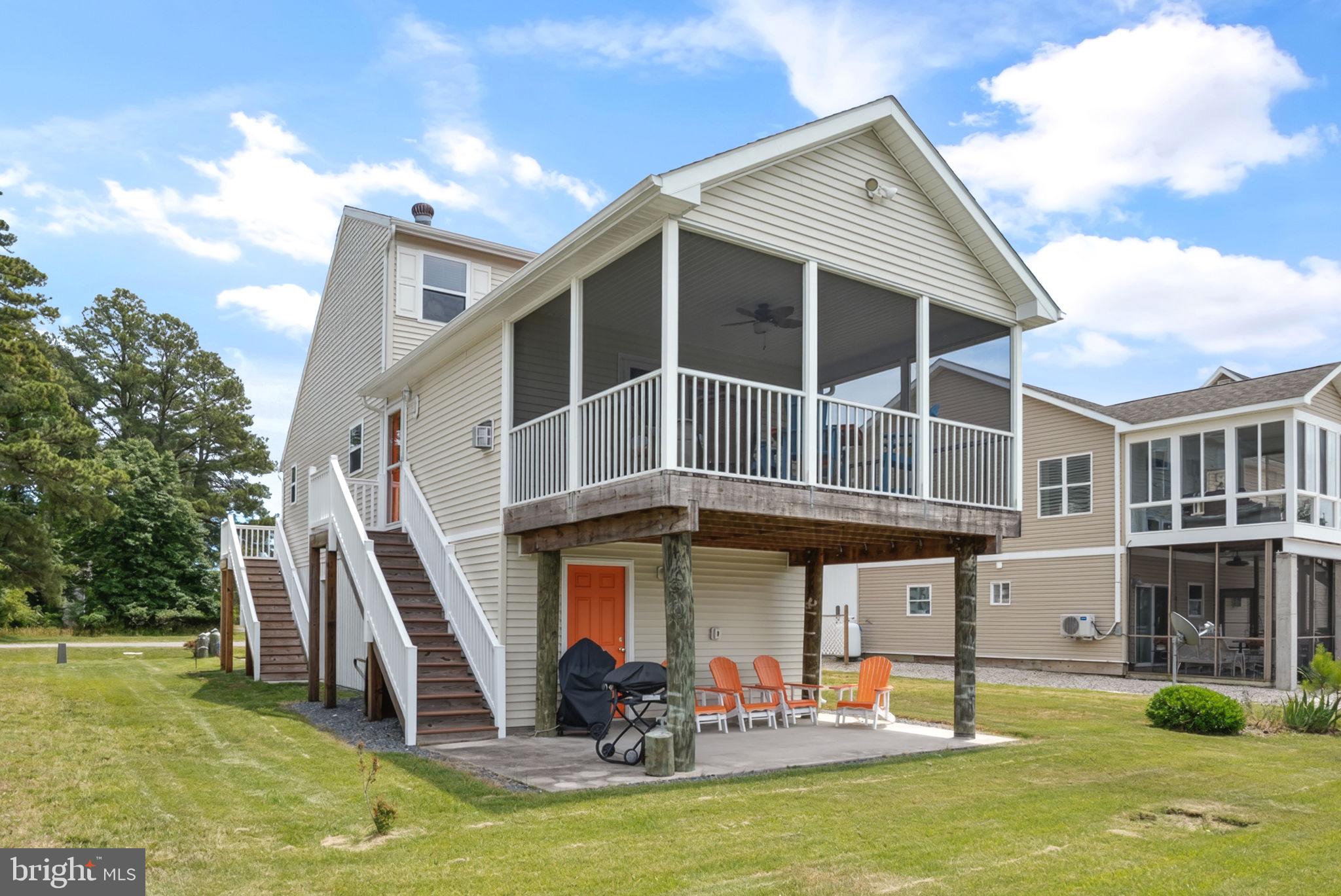 CAPTAIN'S COVE - Residential