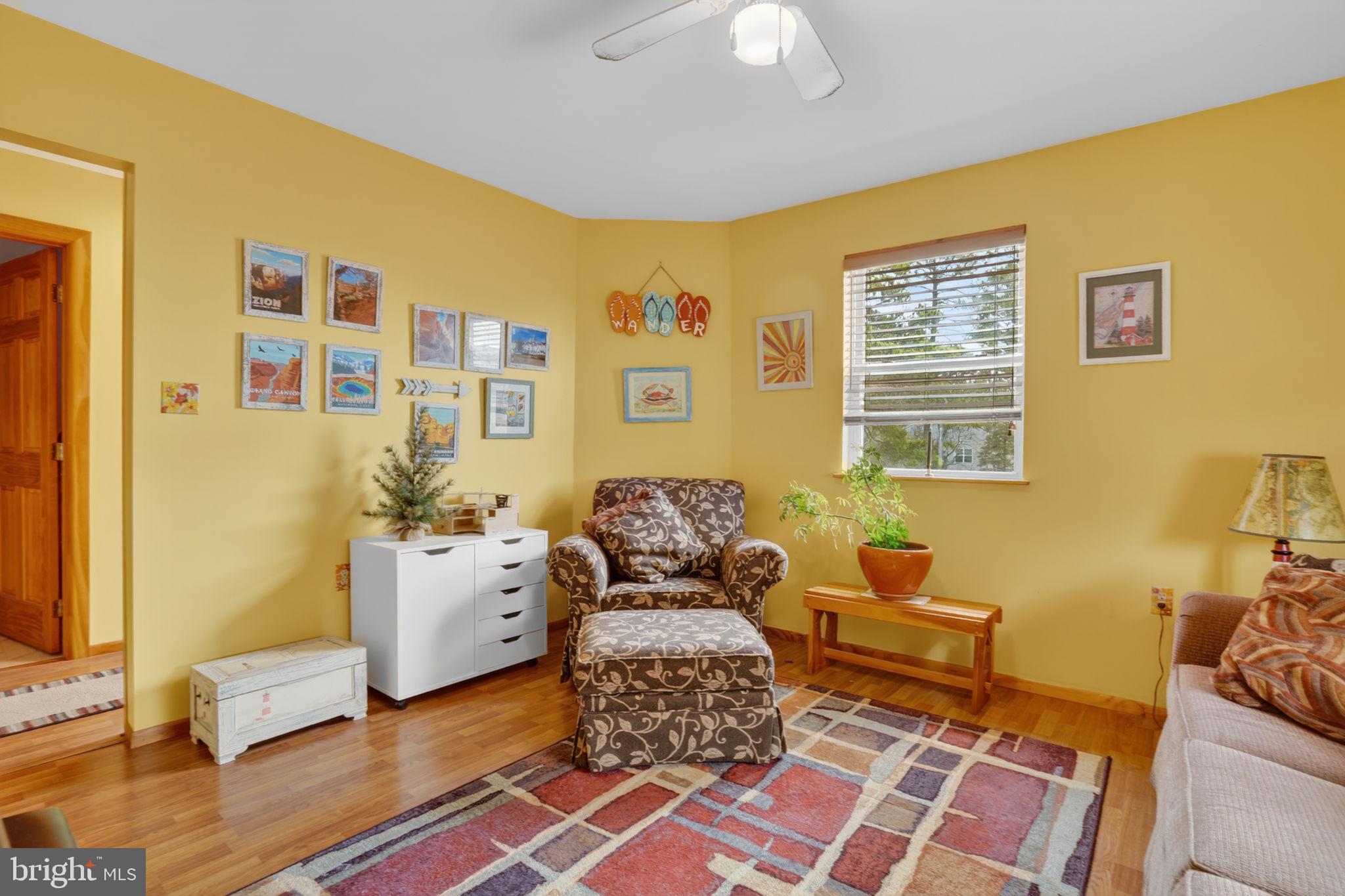 CAPTAIN'S COVE - Residential