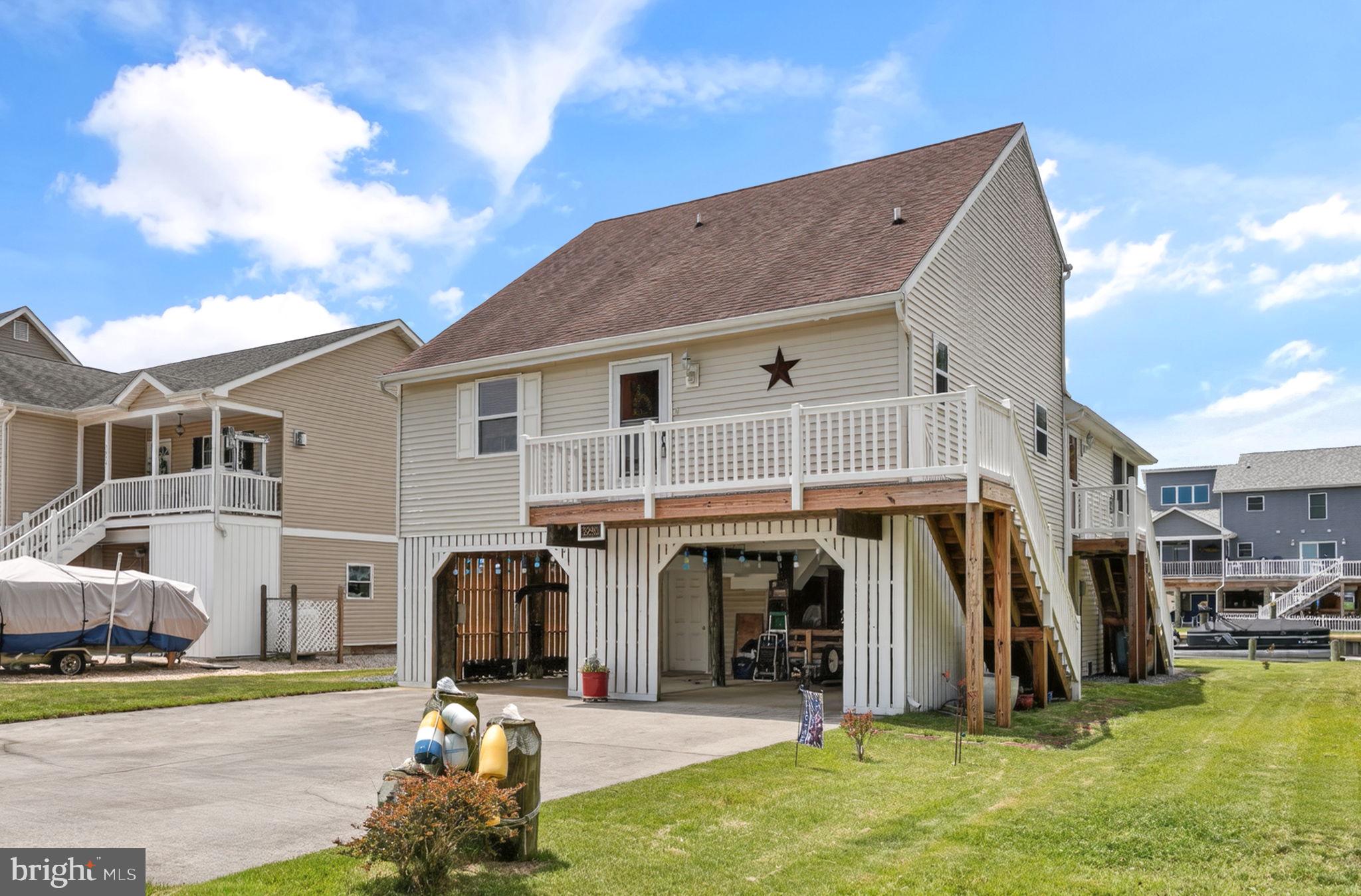 CAPTAIN'S COVE - Residential
