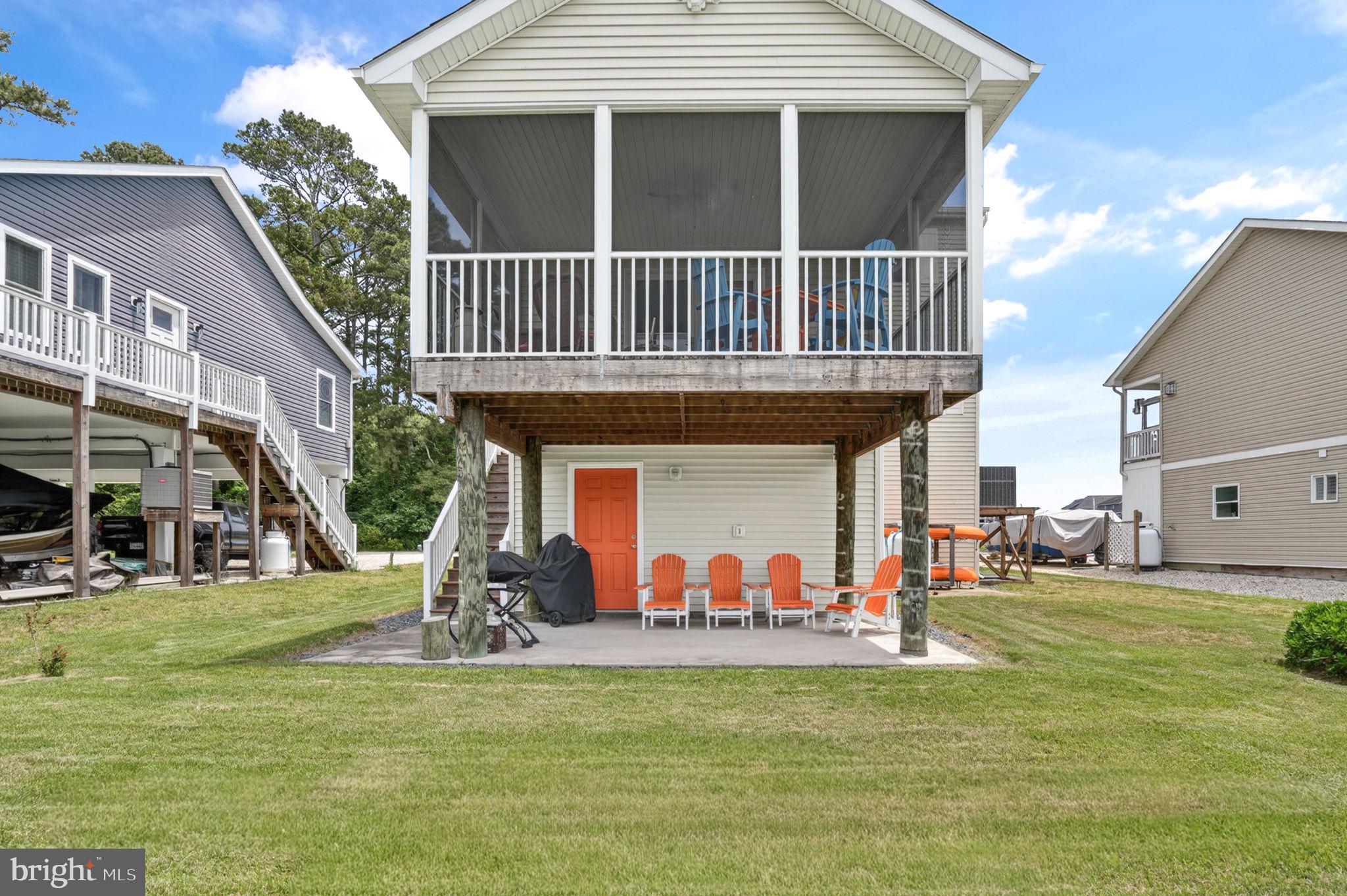 CAPTAIN'S COVE - Residential
