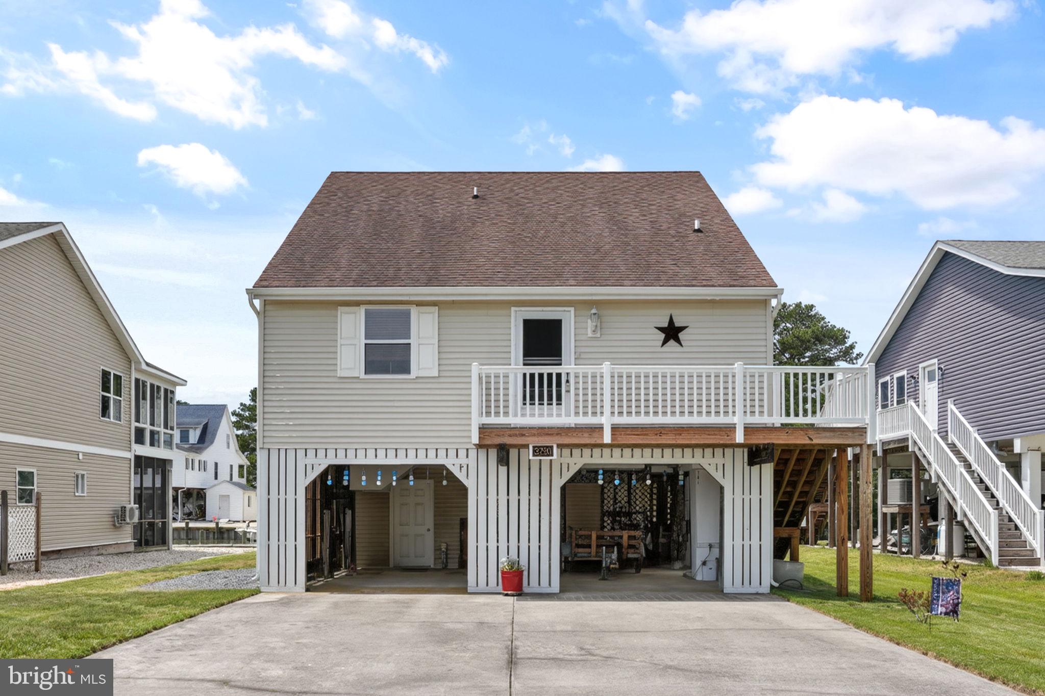 CAPTAIN'S COVE - Residential