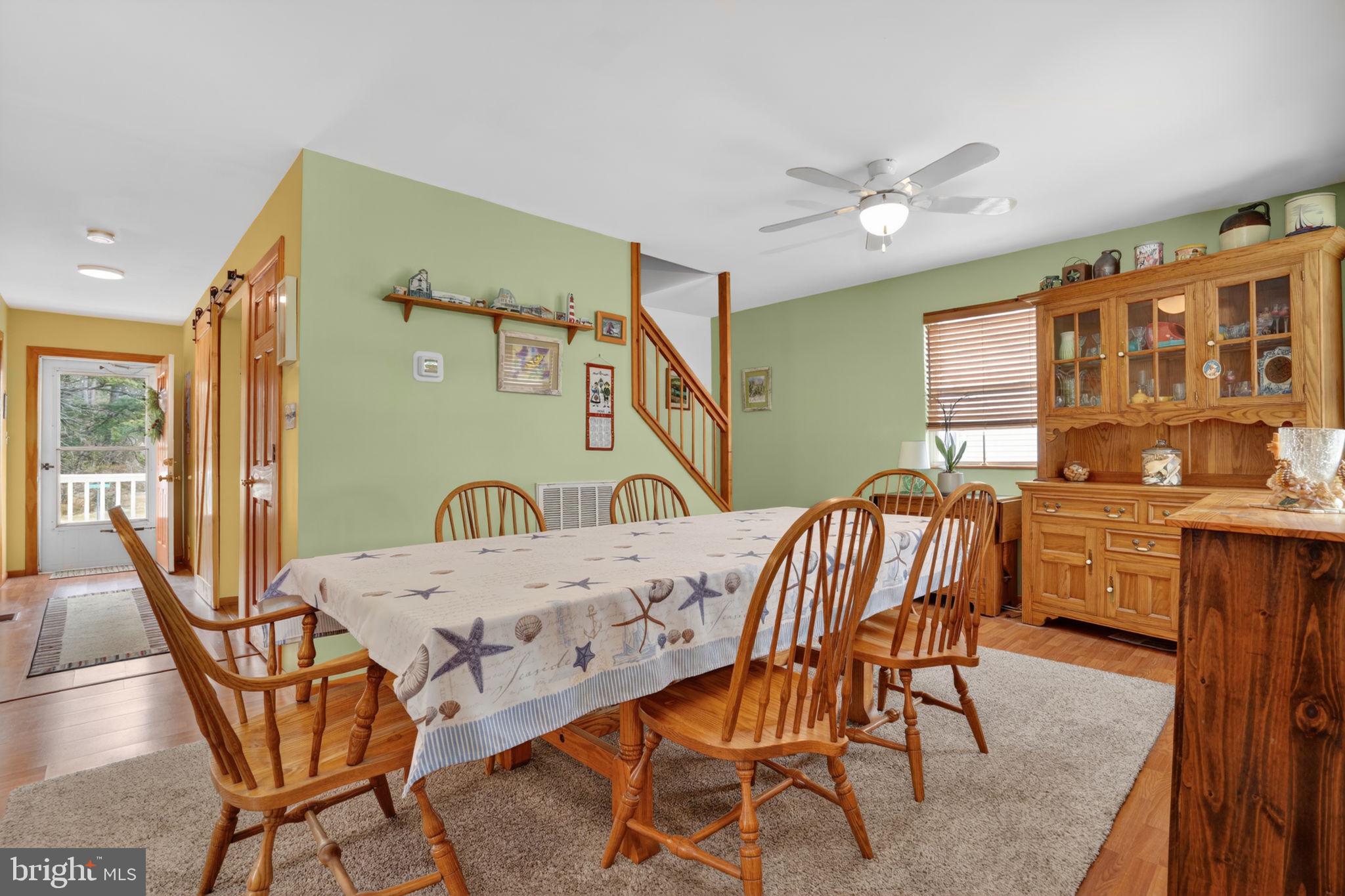 CAPTAIN'S COVE - Residential