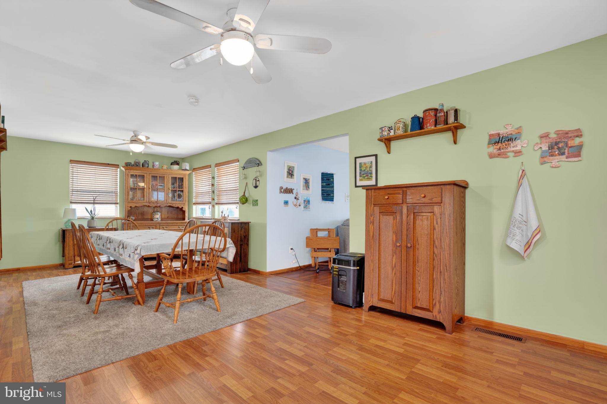 CAPTAIN'S COVE - Residential