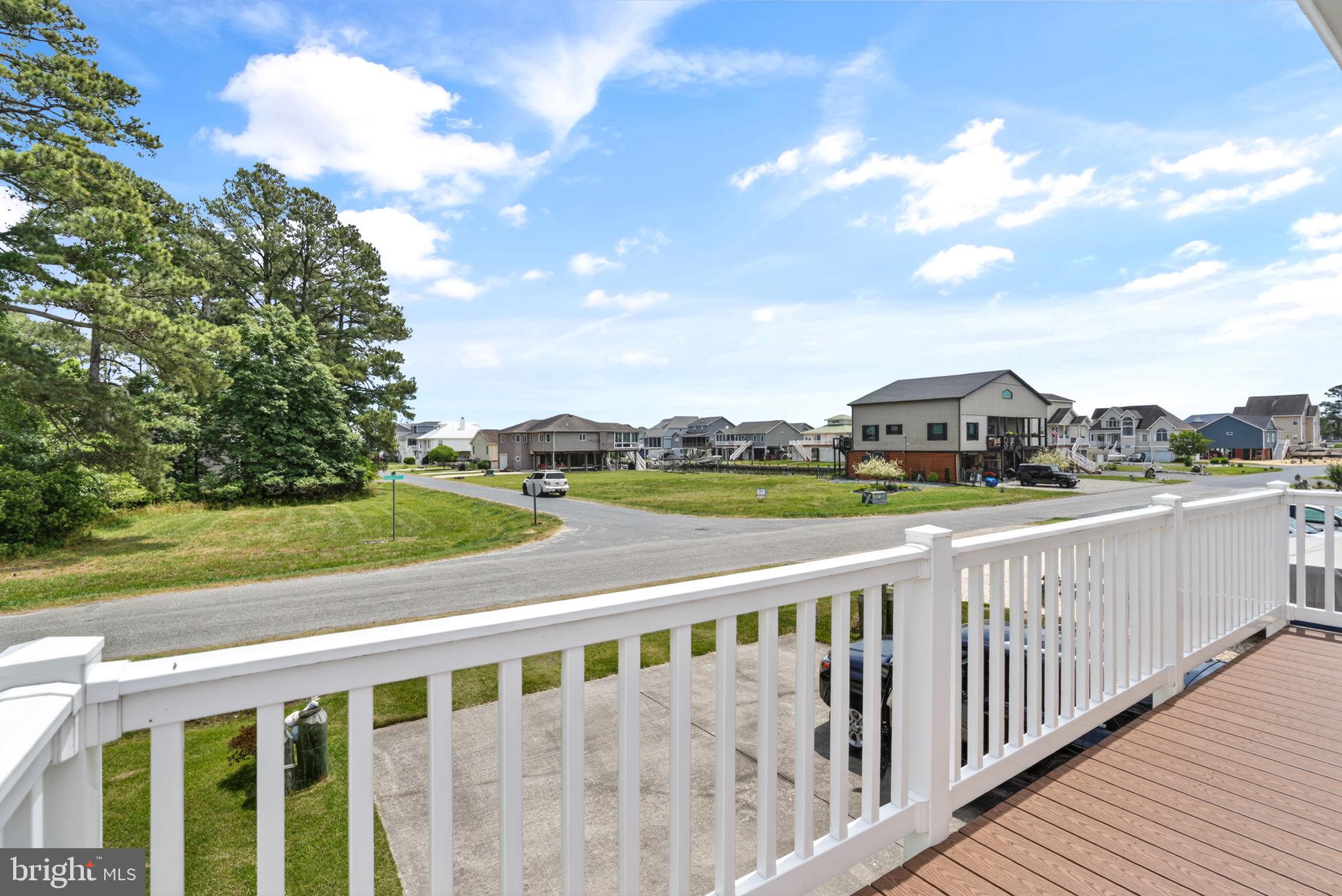CAPTAIN'S COVE - Residential