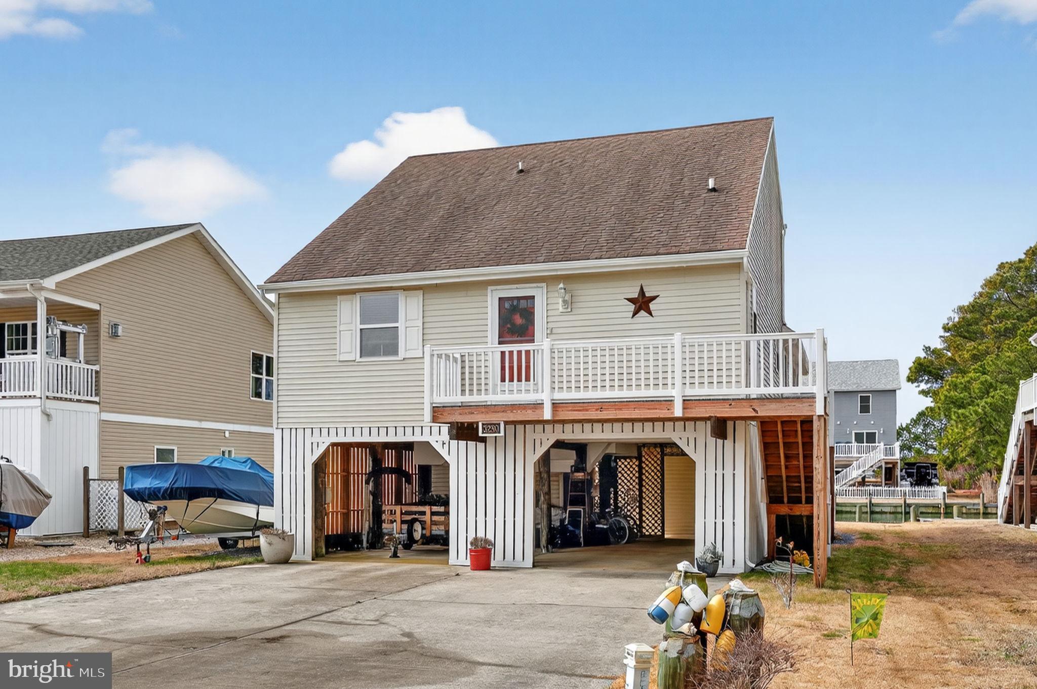 CAPTAIN'S COVE - Residential