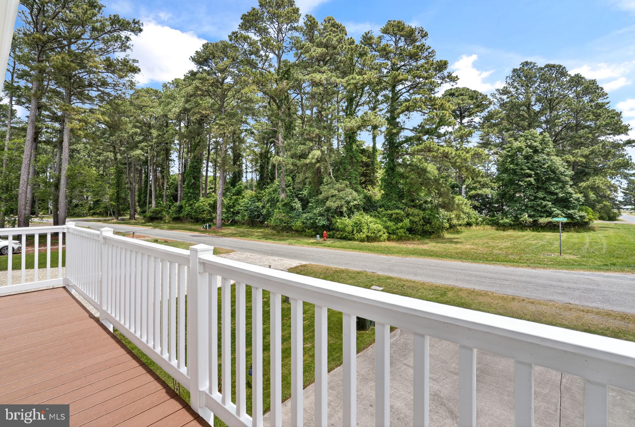 CAPTAIN'S COVE - Residential