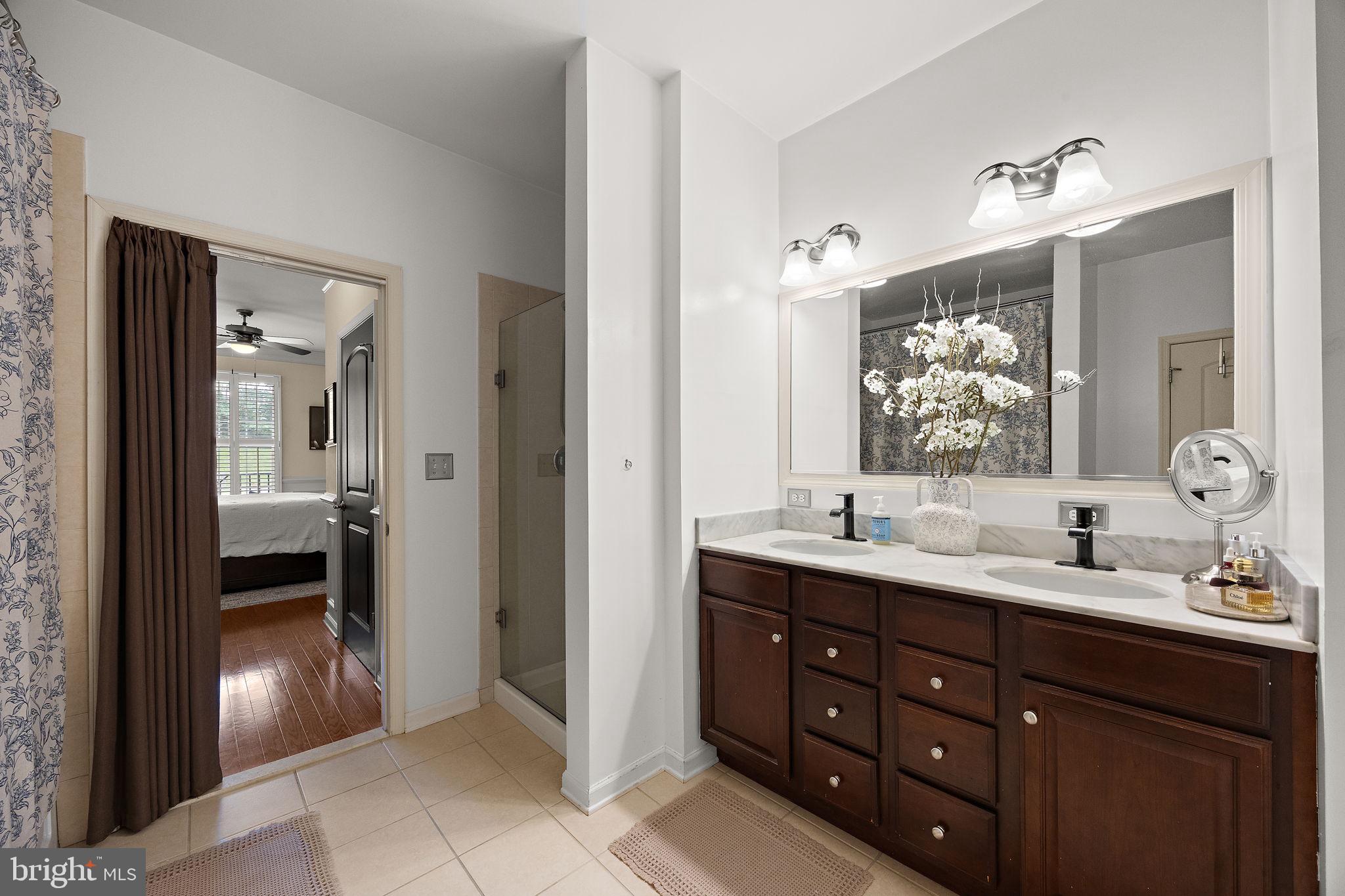 THE HOLLOW AT FOX VA - Residential