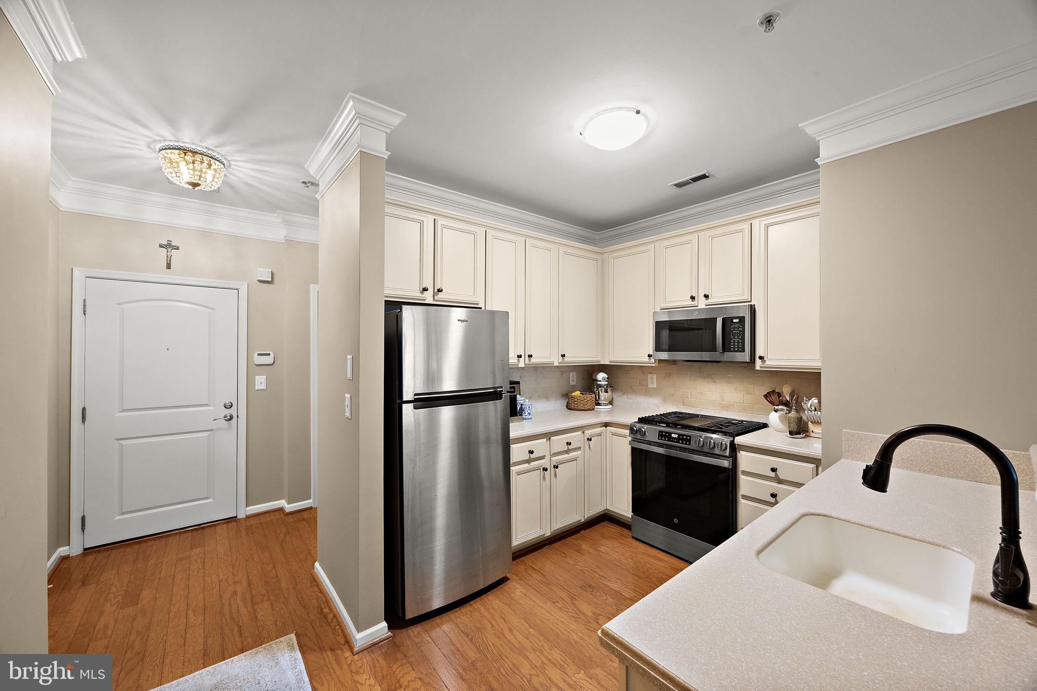 THE HOLLOW AT FOX VA - Residential