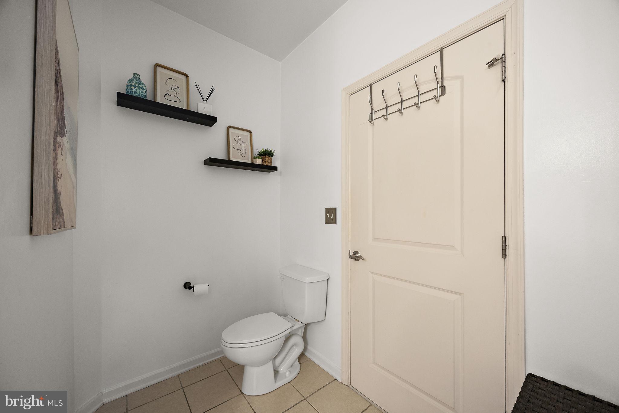 THE HOLLOW AT FOX VA - Residential