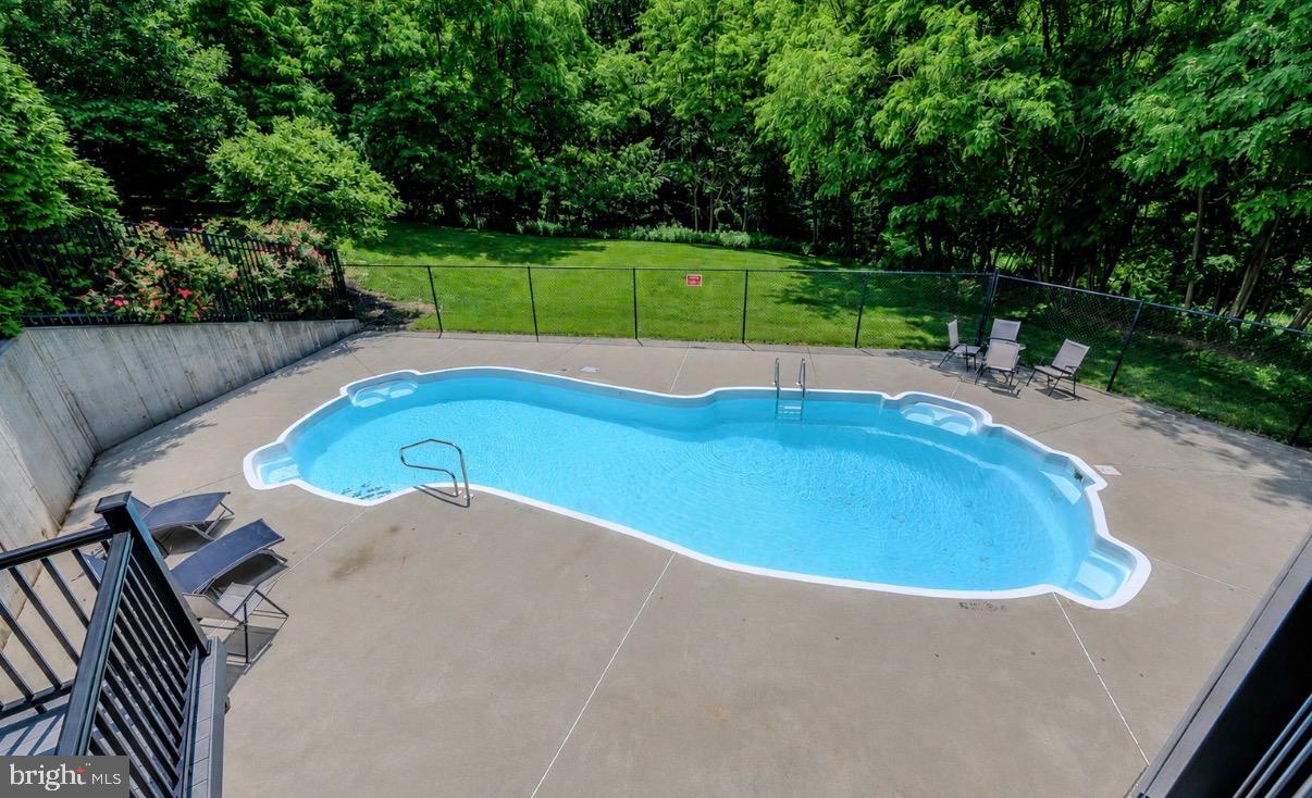 THE HOLLOW AT FOX VA - Residential