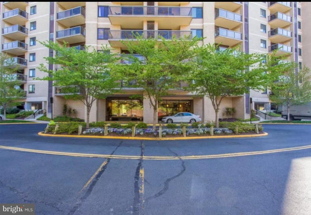 WATERGATE AT LANDMARK - Residential Lease