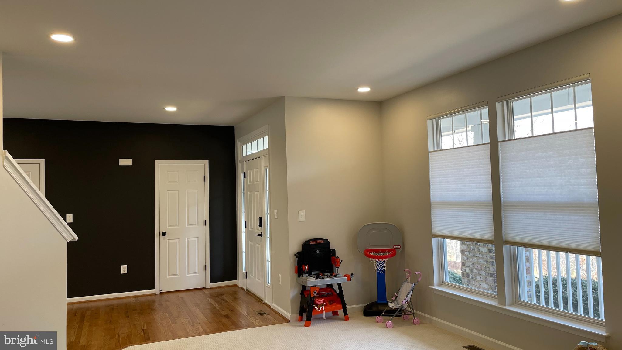 VILLAGE OF IDLEWILD - Residential Lease