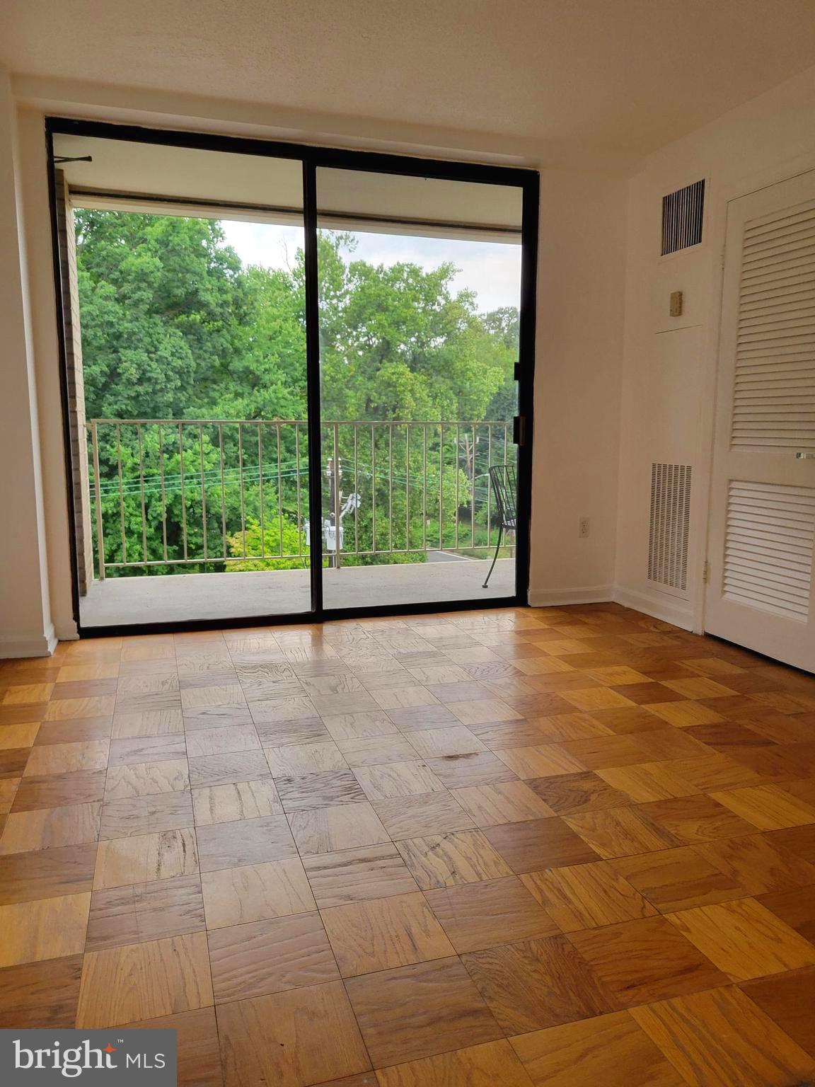 SILVER SPRING - Residential