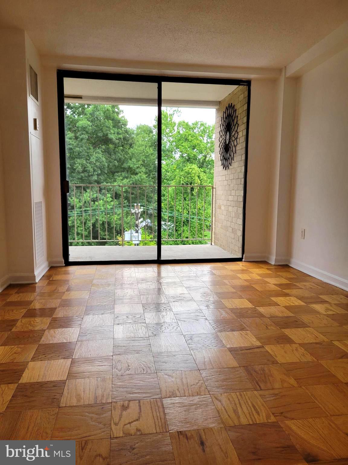 SILVER SPRING - Residential