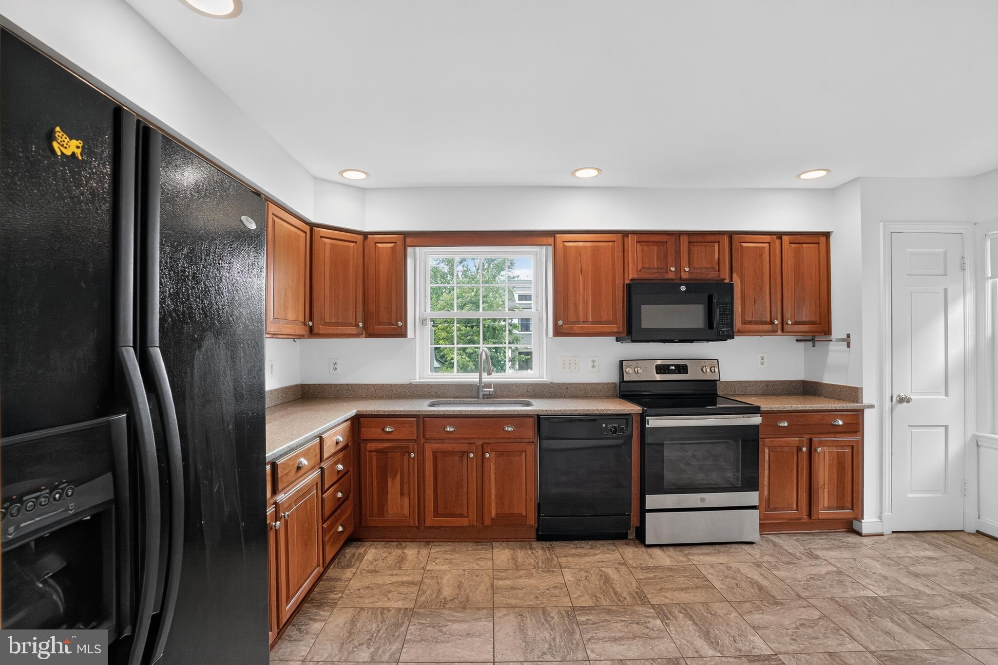 KENWOOD PARK - Residential