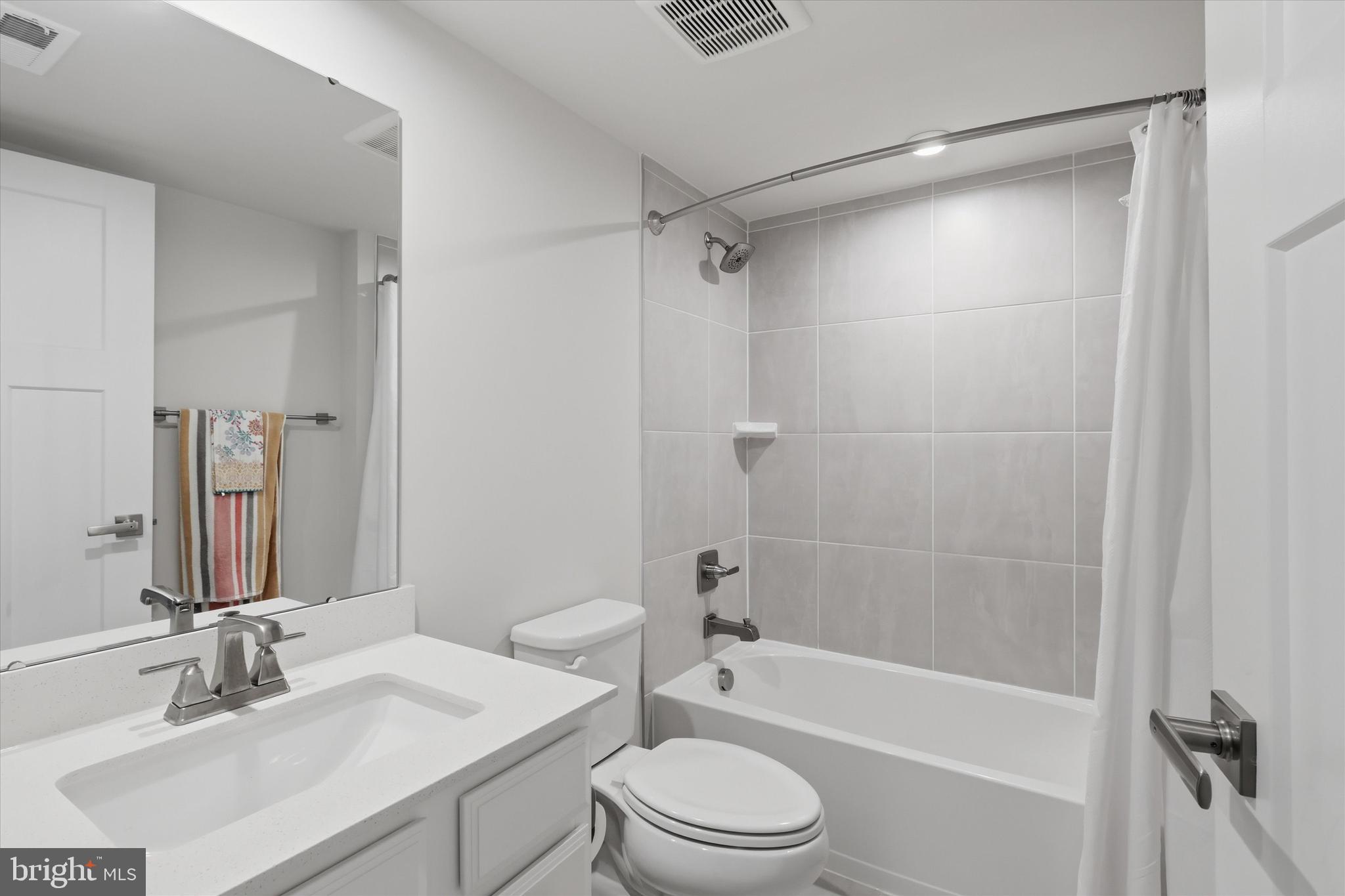 BELLE AIR TOWNHOMES - Residential
