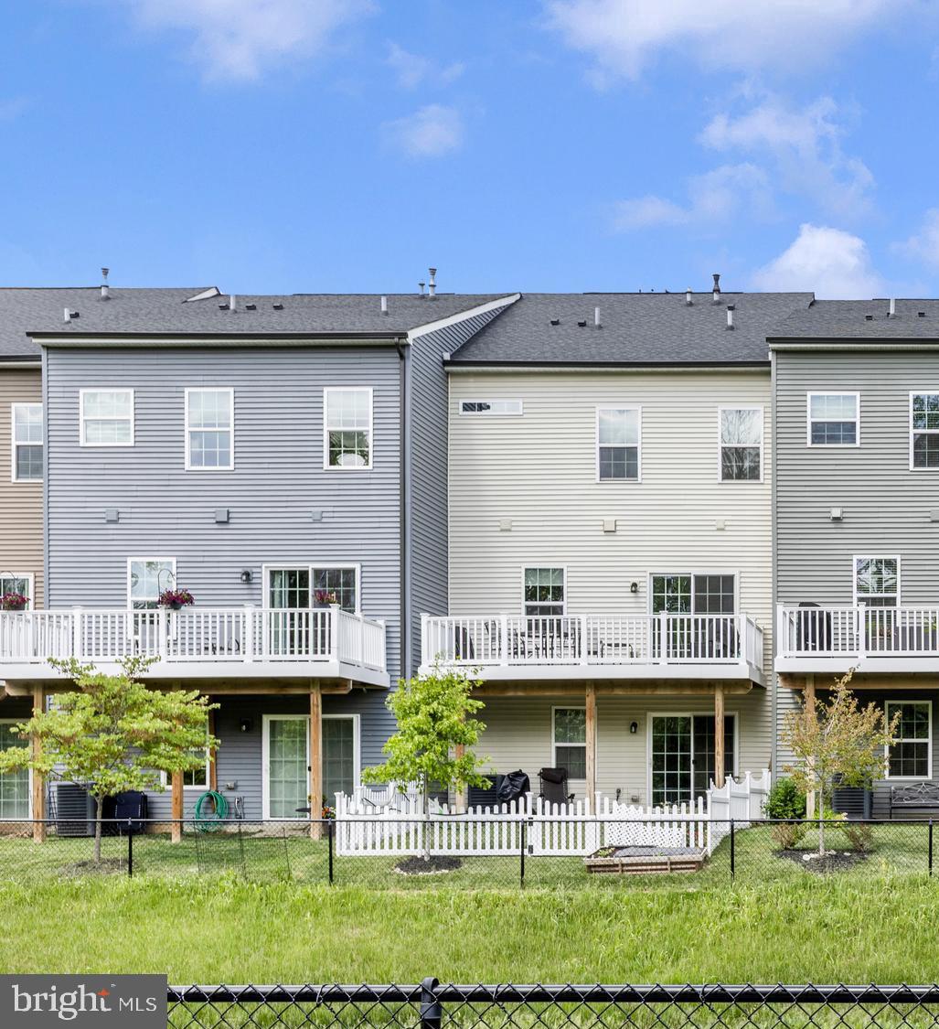 BELLE AIR TOWNHOMES - Residential