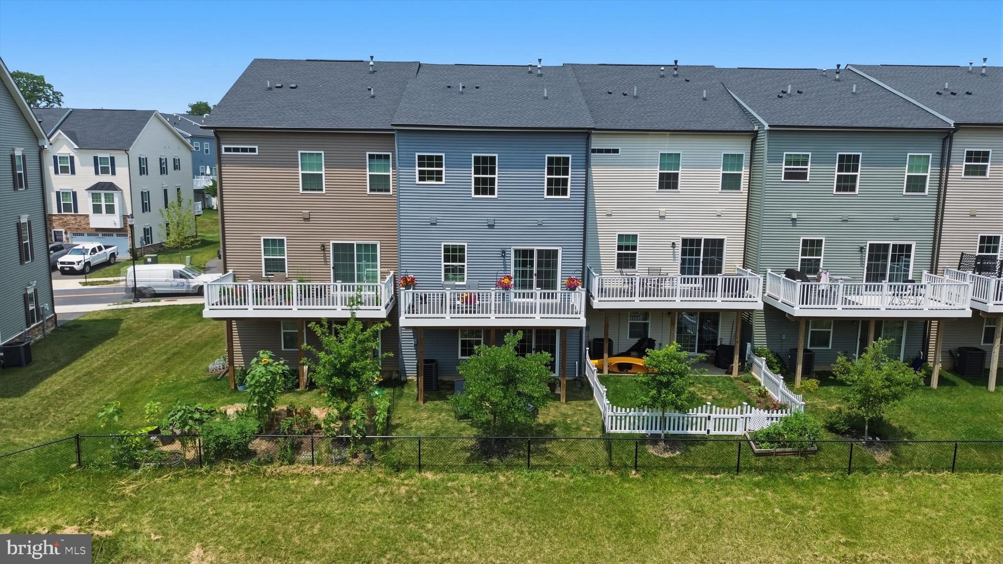 BELLE AIR TOWNHOMES - Residential