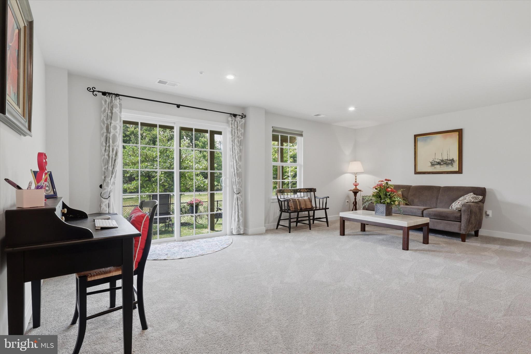 BELLE AIR TOWNHOMES - Residential