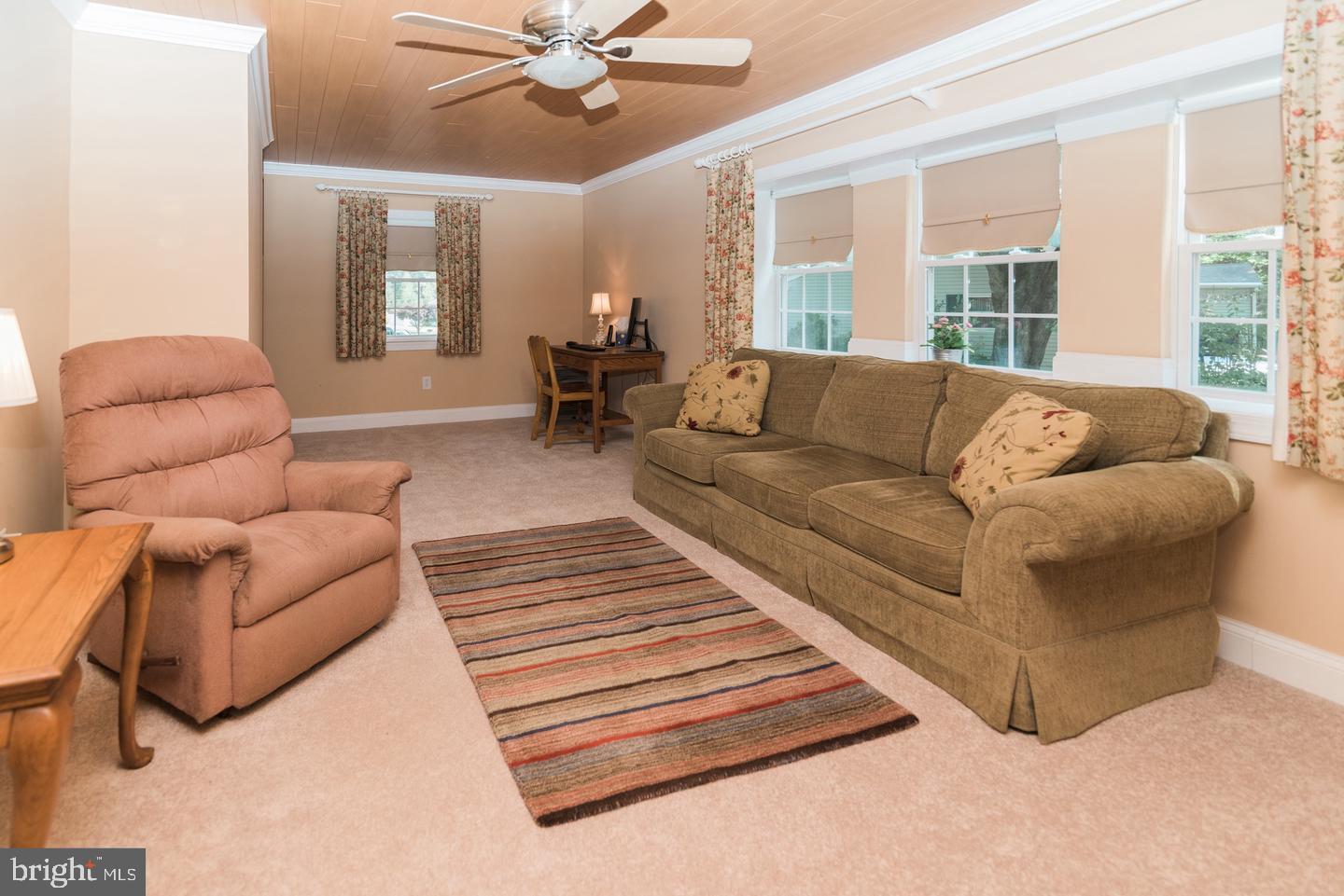 COLONIAL ACRES - Residential Lease
