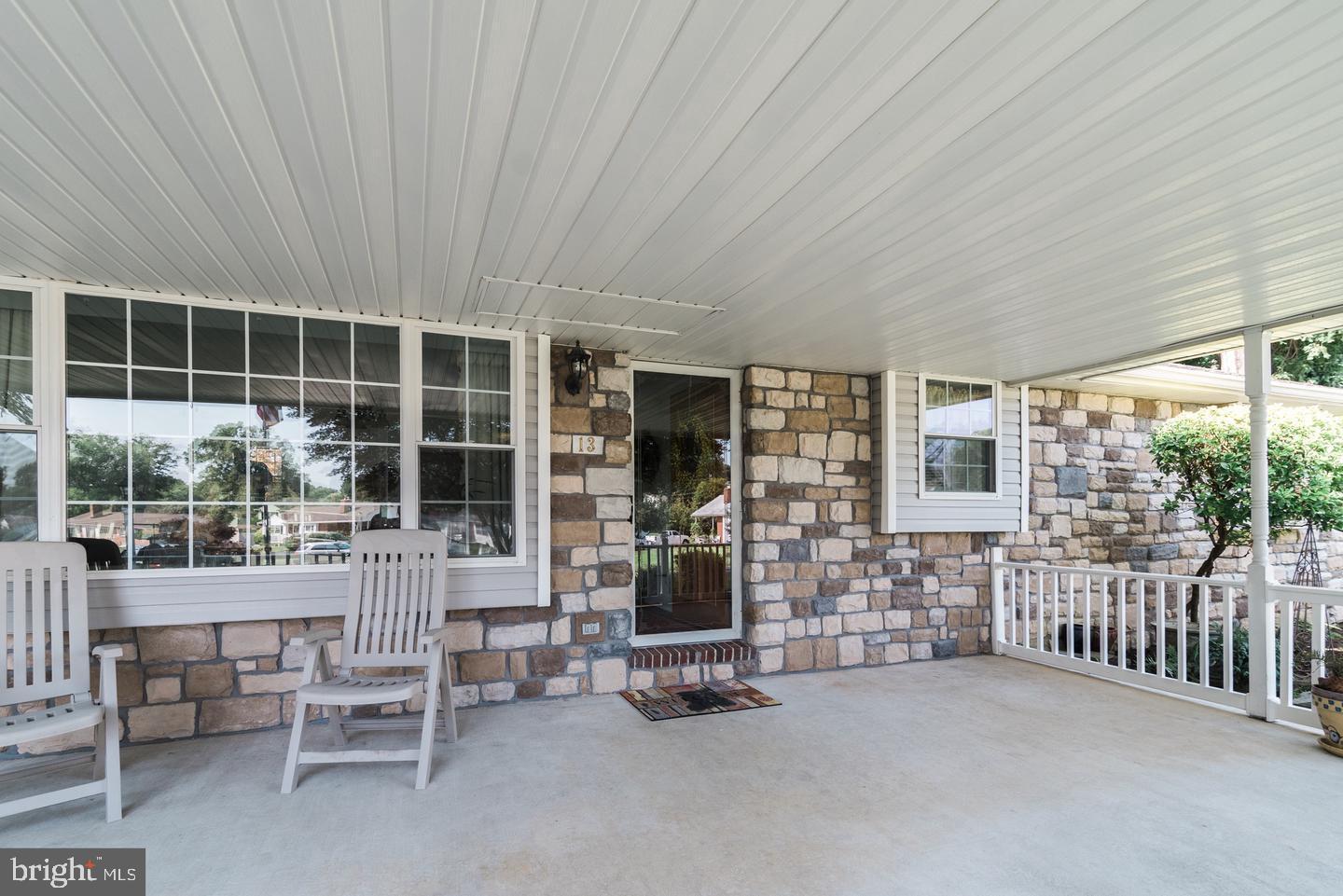 COLONIAL ACRES - Residential Lease