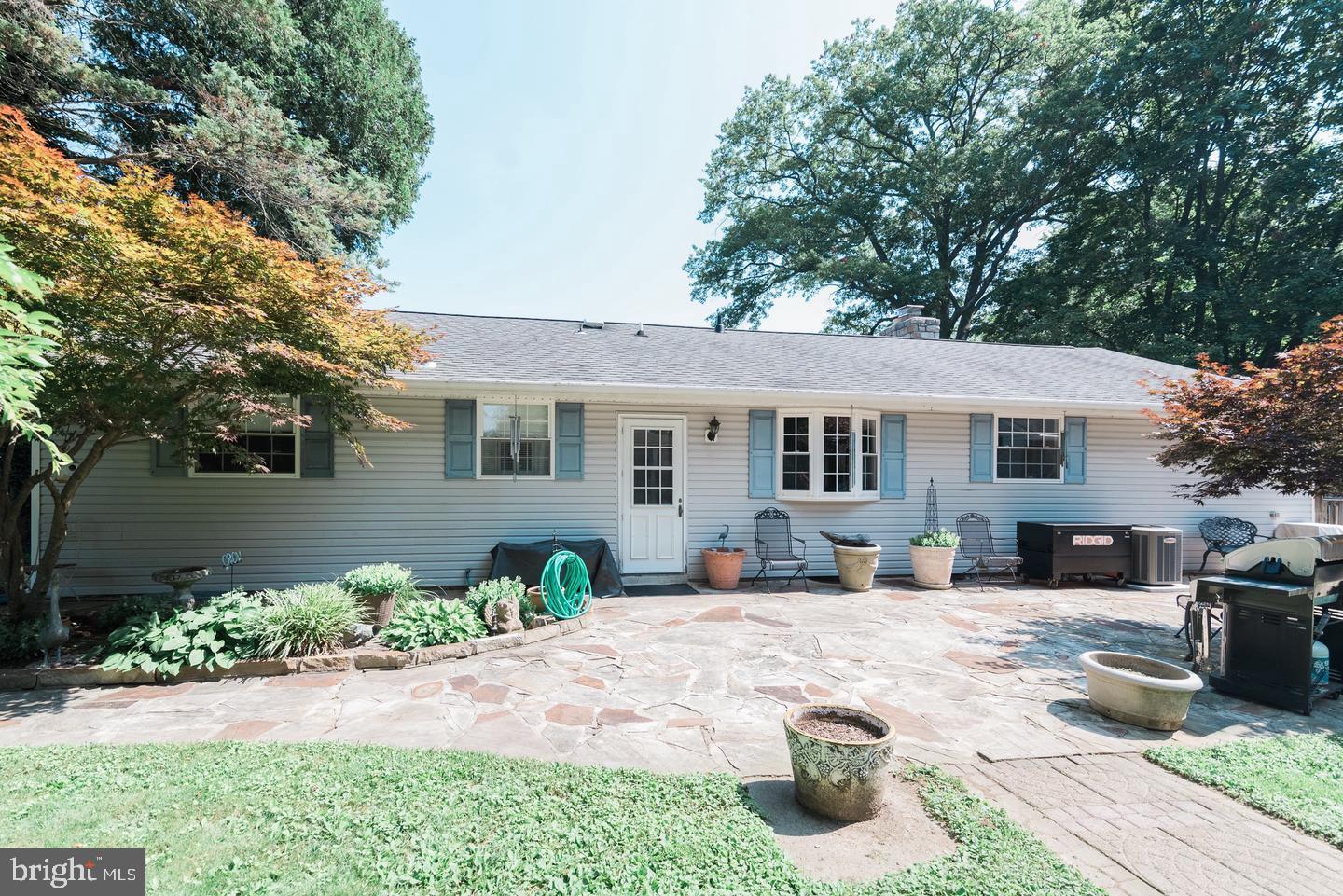COLONIAL ACRES - Residential Lease