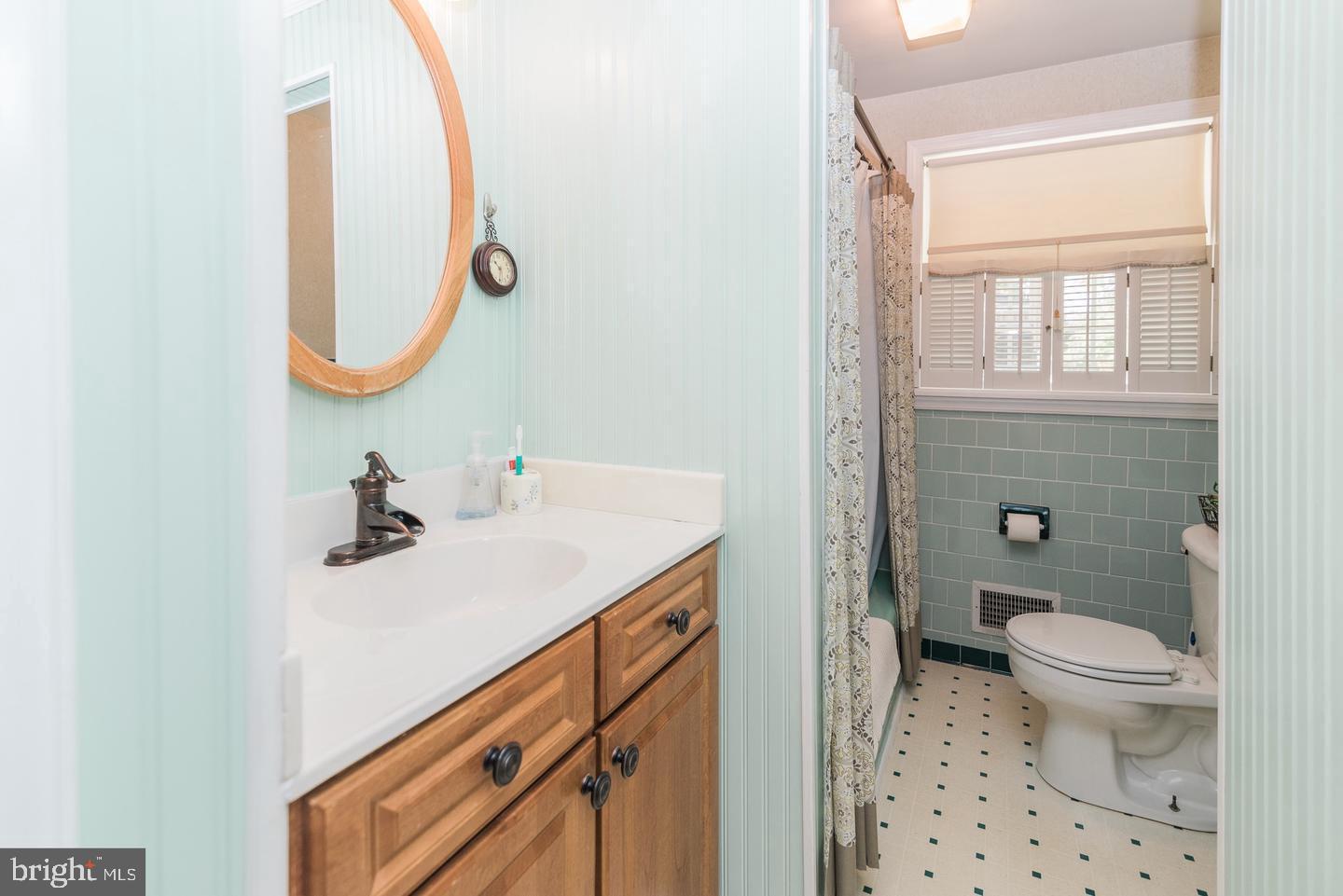 COLONIAL ACRES - Residential Lease