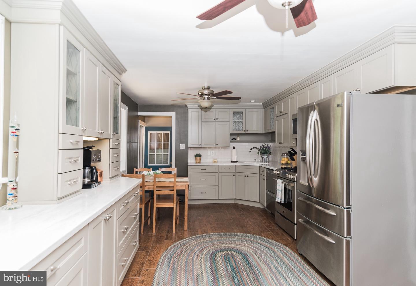 COLONIAL ACRES - Residential Lease