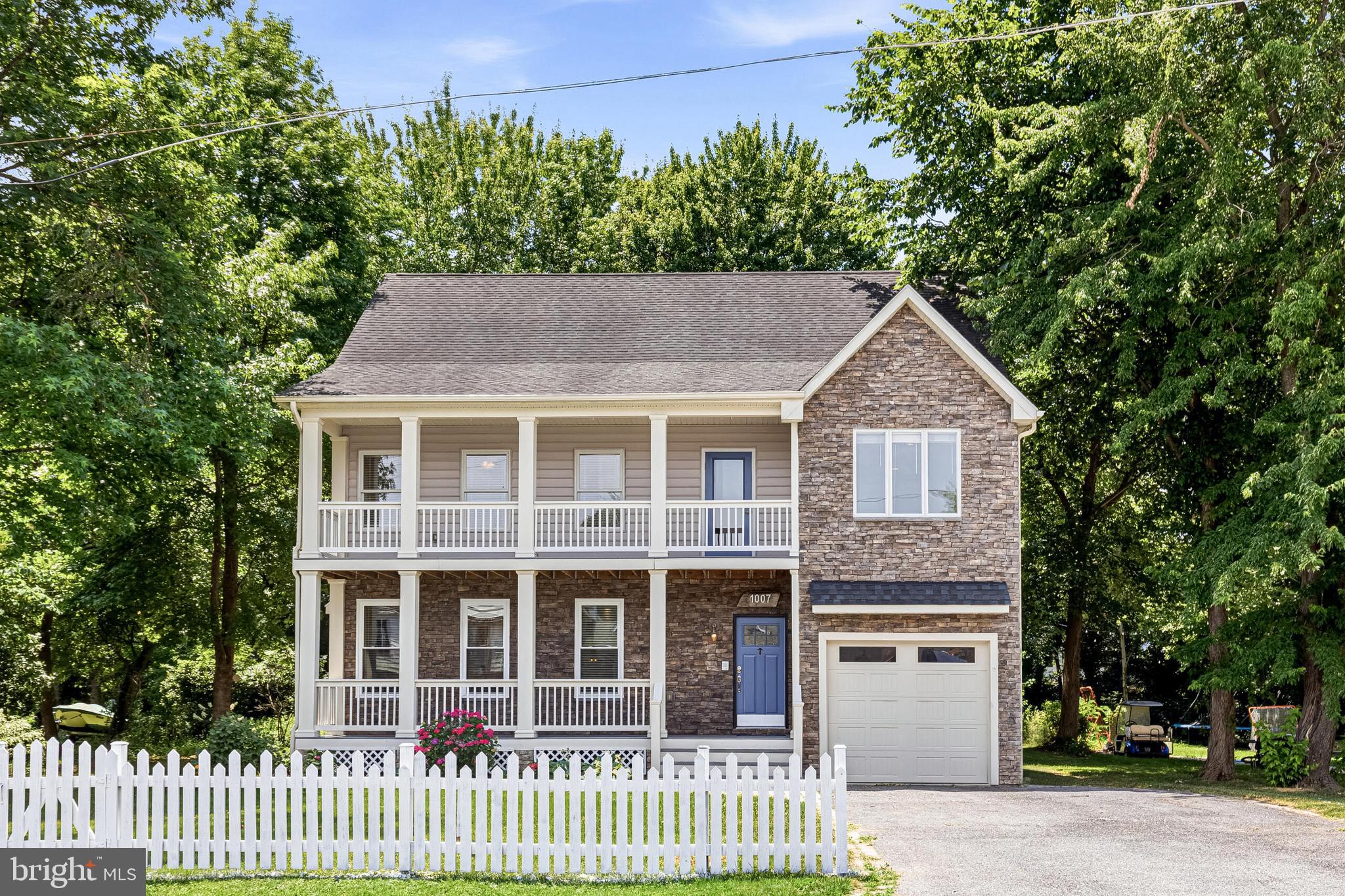 GALESVILLE ESTATES - Residential