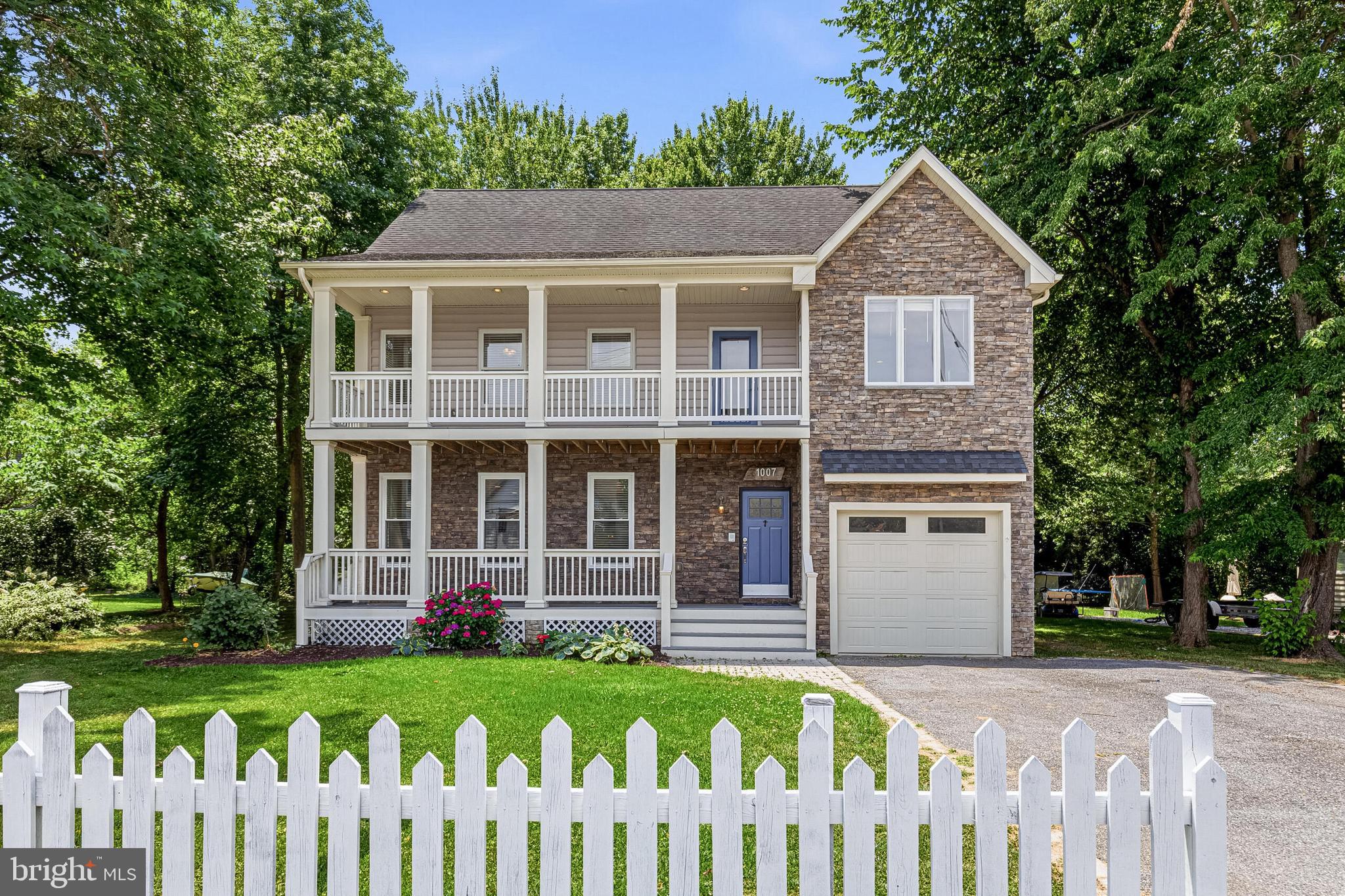 GALESVILLE ESTATES - Residential