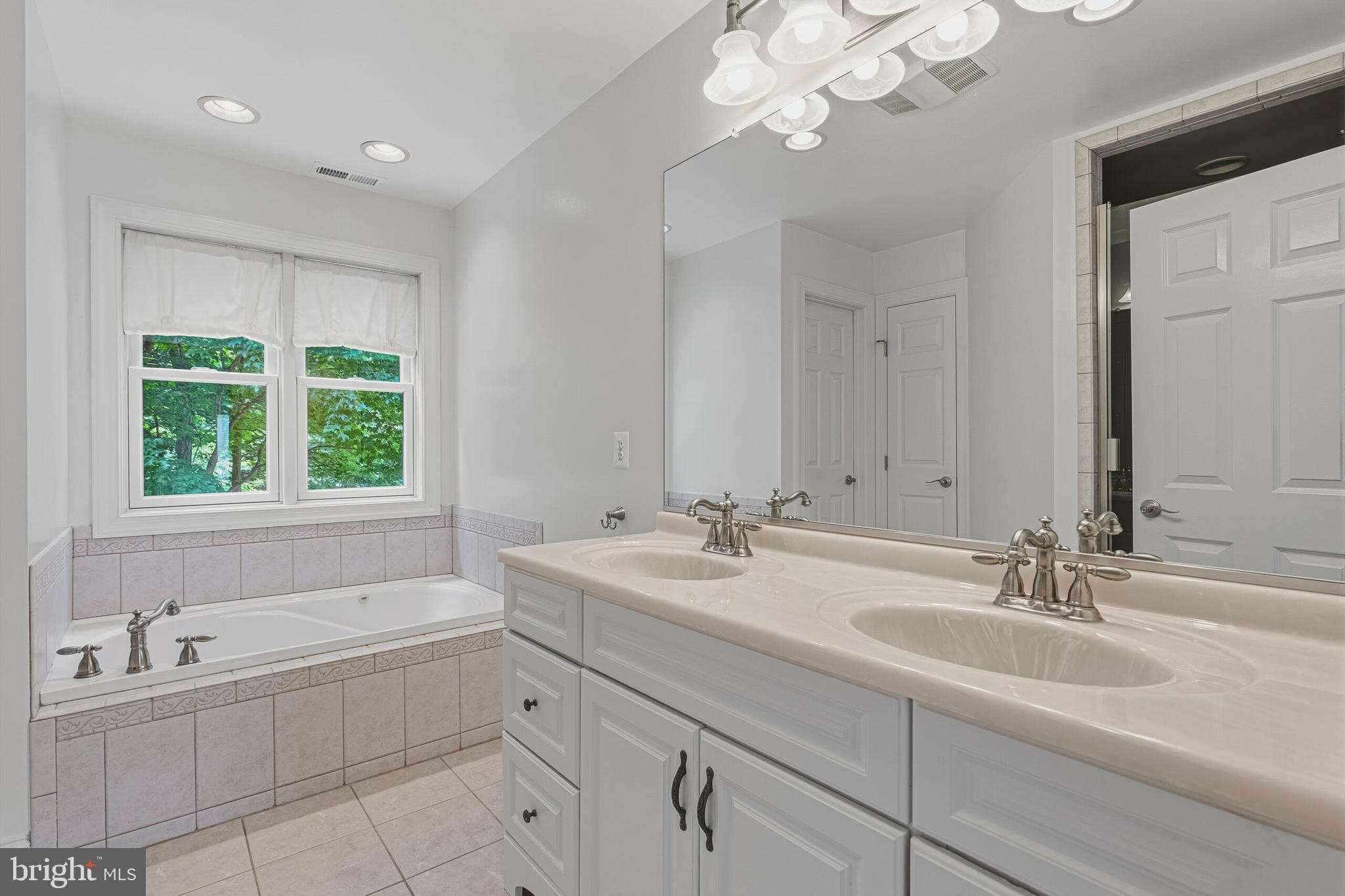 GALESVILLE ESTATES - Residential
