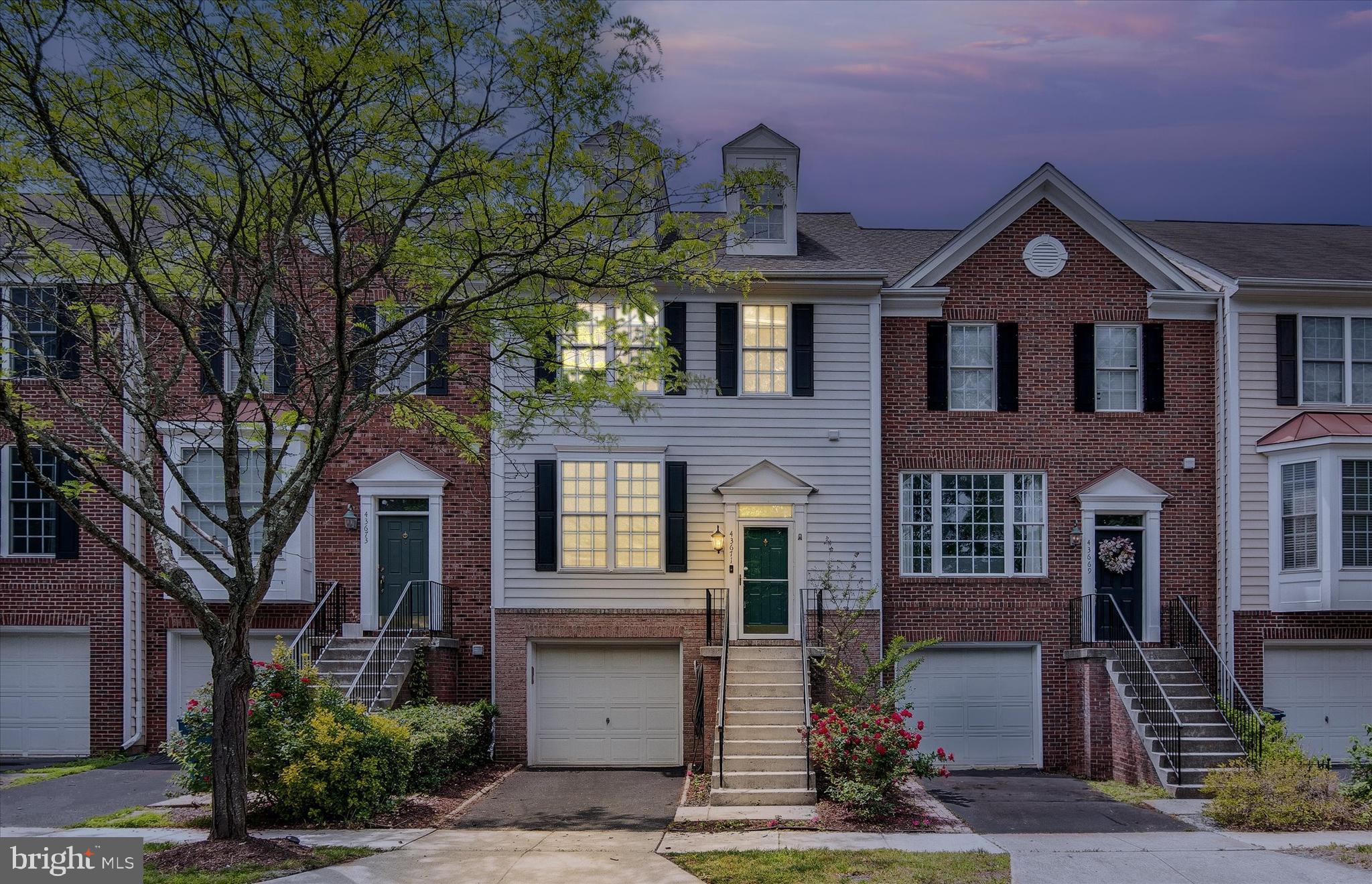 SOUTH RIDING - Residential