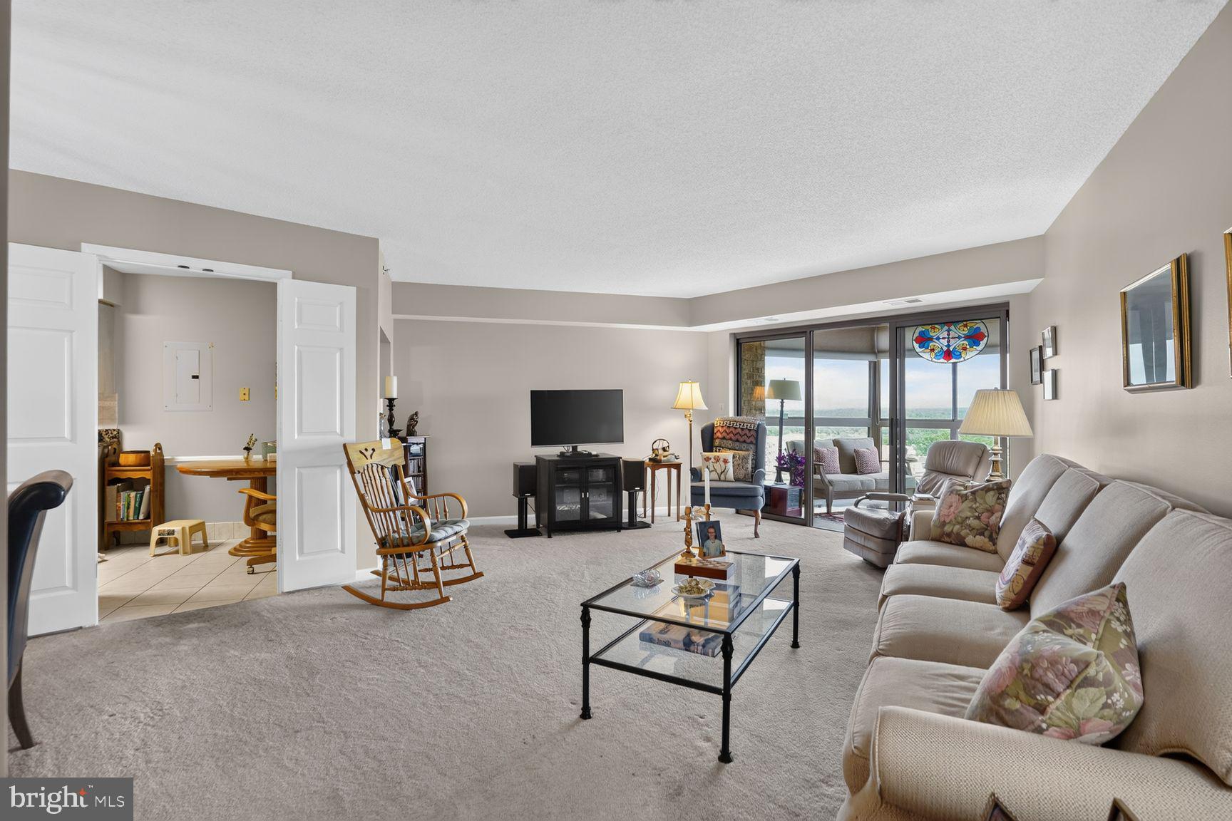 LANSDOWNE WOODS - Residential