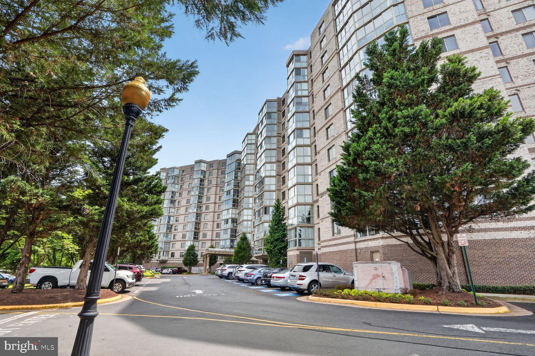 LANSDOWNE WOODS - Residential