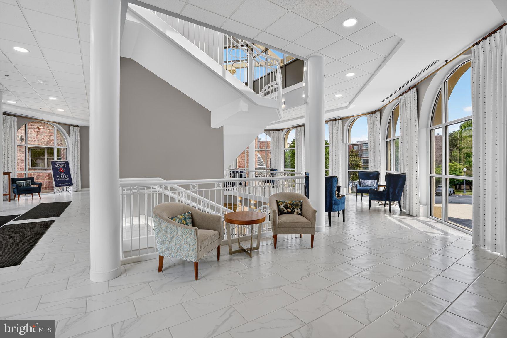 LANSDOWNE WOODS - Residential